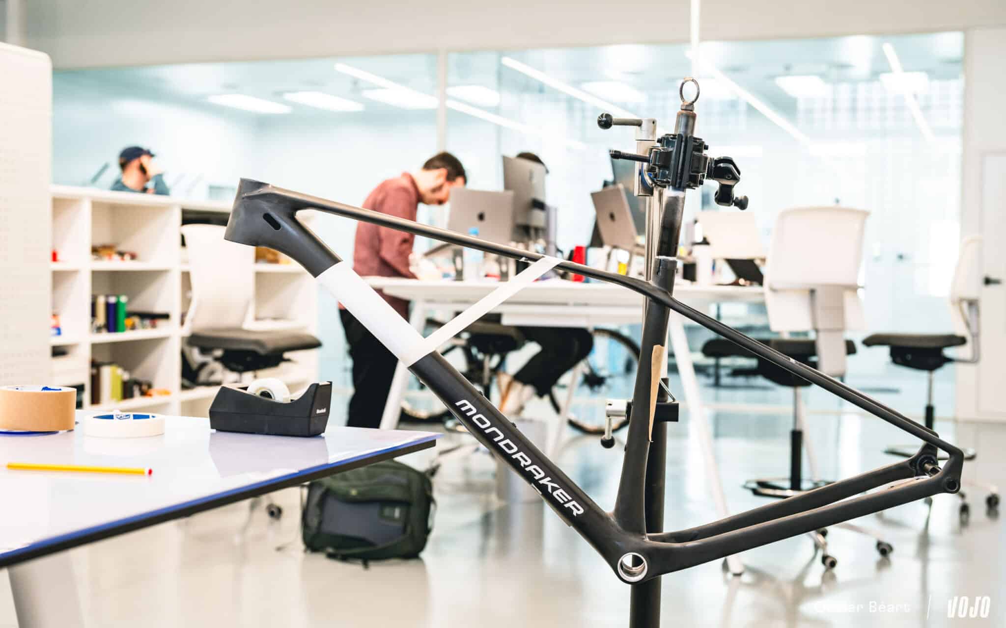 https://www.vojomag.nl/app/uploads/2025/05/Mondraker Visit Espagne HQ Valence Design - Copyright Olivier Beart Vojo Magazine 41 2048x1280.jpg
