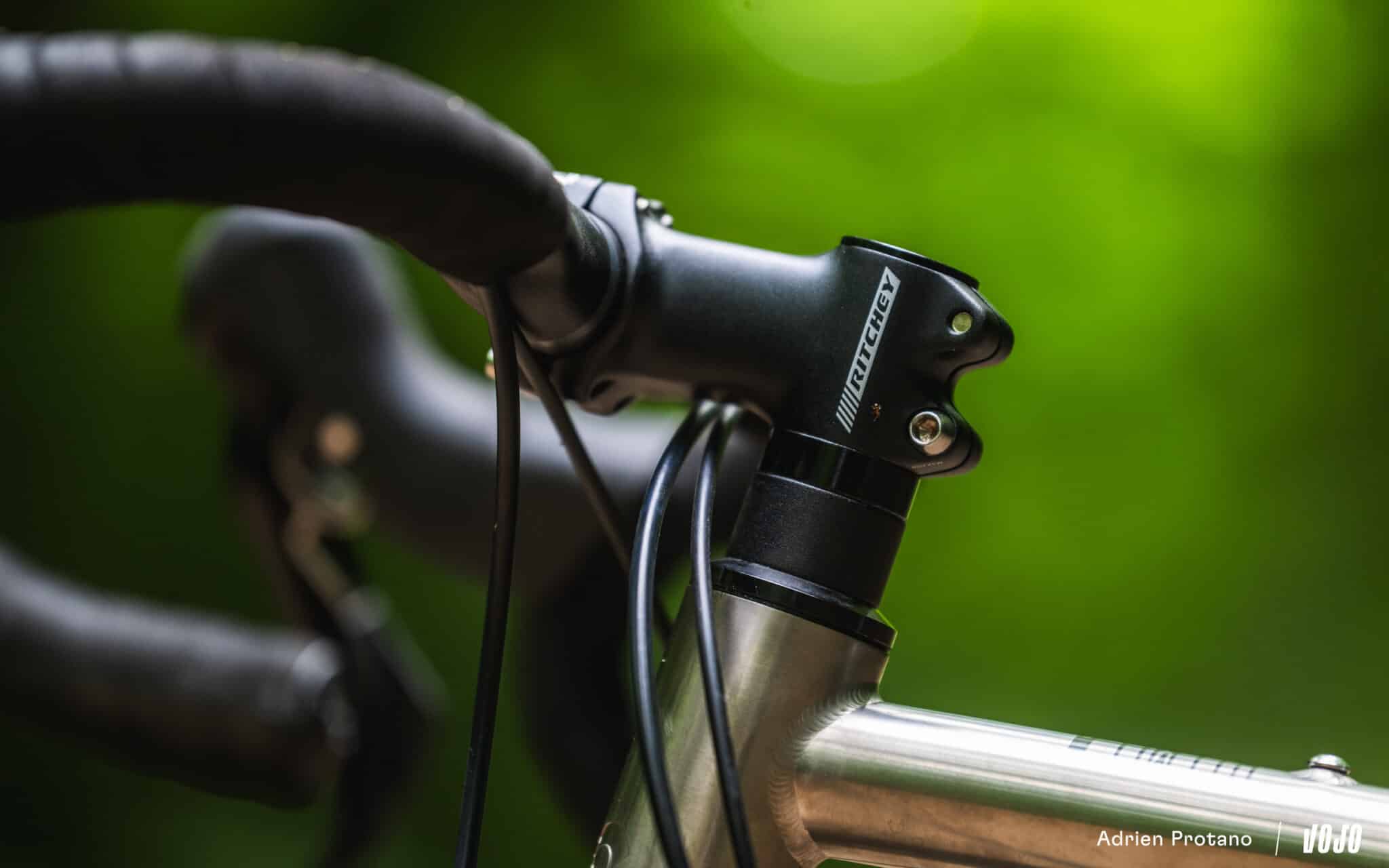 https://www.vojomag.nl/app/uploads/2025/05/Sauvage LaPiste 2025 Avis Vojo A.Protano 1 18 2048x1280.jpg