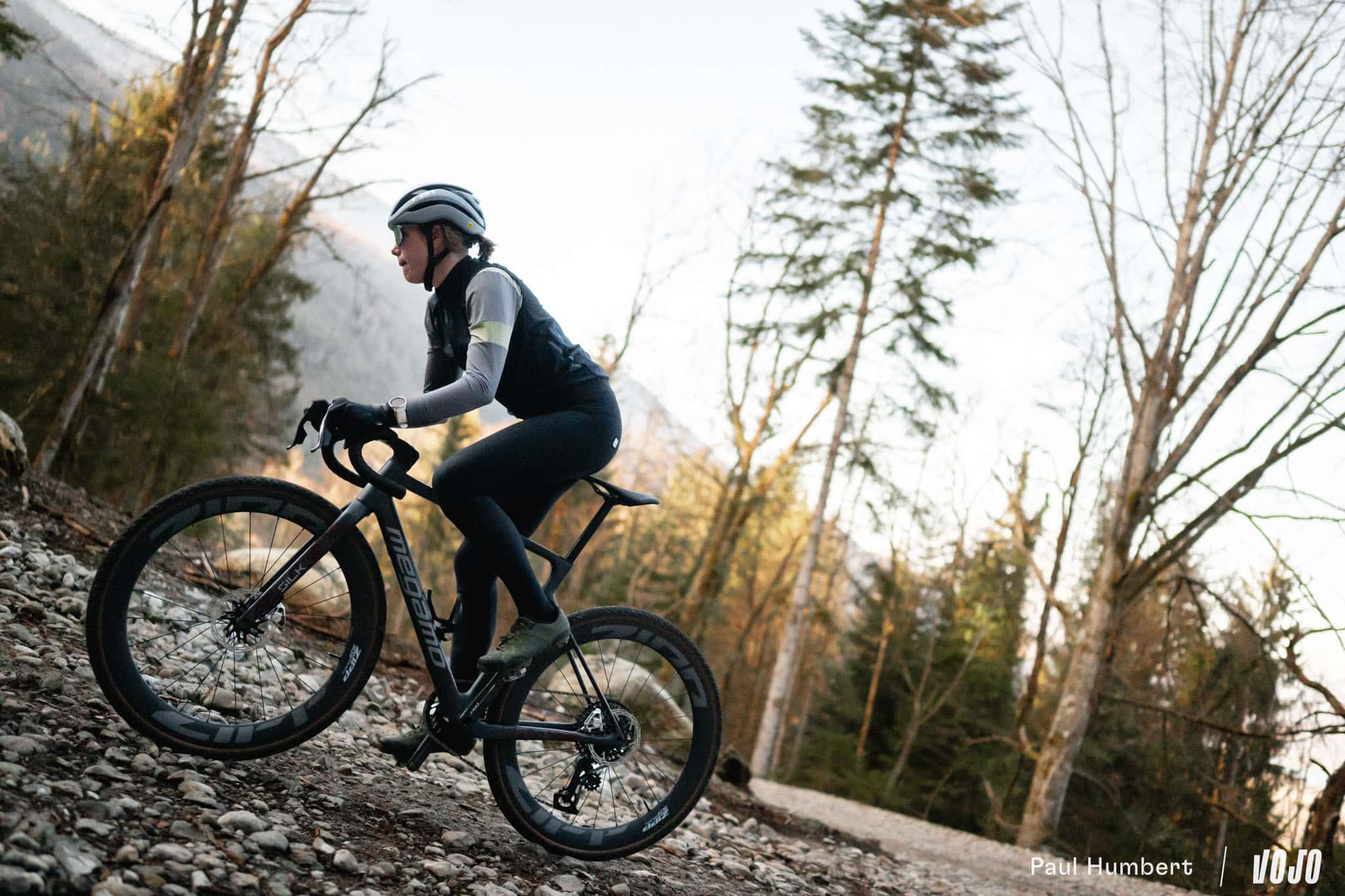 https://www.vojomag.nl/app/uploads/2025/05/test megamo silk gravel 2025 vojo paul humbert 12.jpg