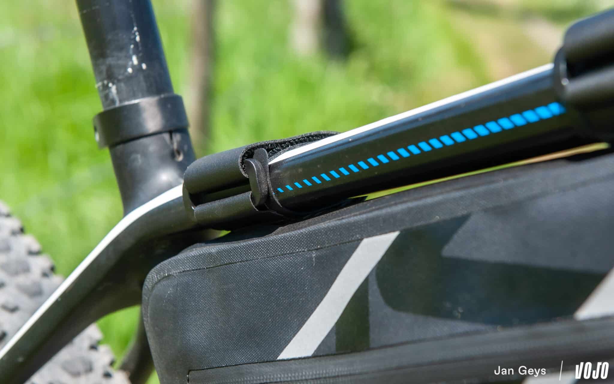 https://www.vojomag.nl/app/uploads/2025/05/test sks germany urban stem bag toptube bag trail saddle bag copyright jan geys vojomag 216 2048x1280.jpg
