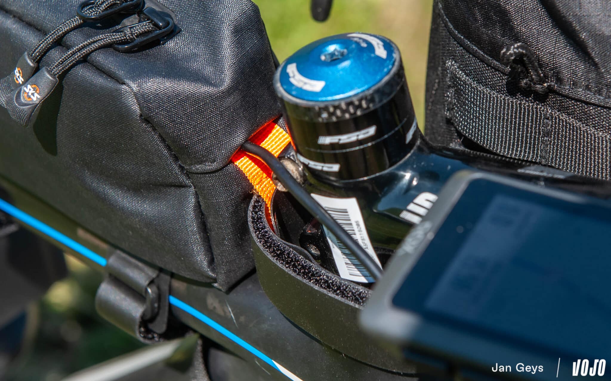 https://www.vojomag.nl/app/uploads/2025/05/test sks germany urban stem bag toptube bag trail saddle bag copyright jan geys vojomag 222 2048x1280.jpg