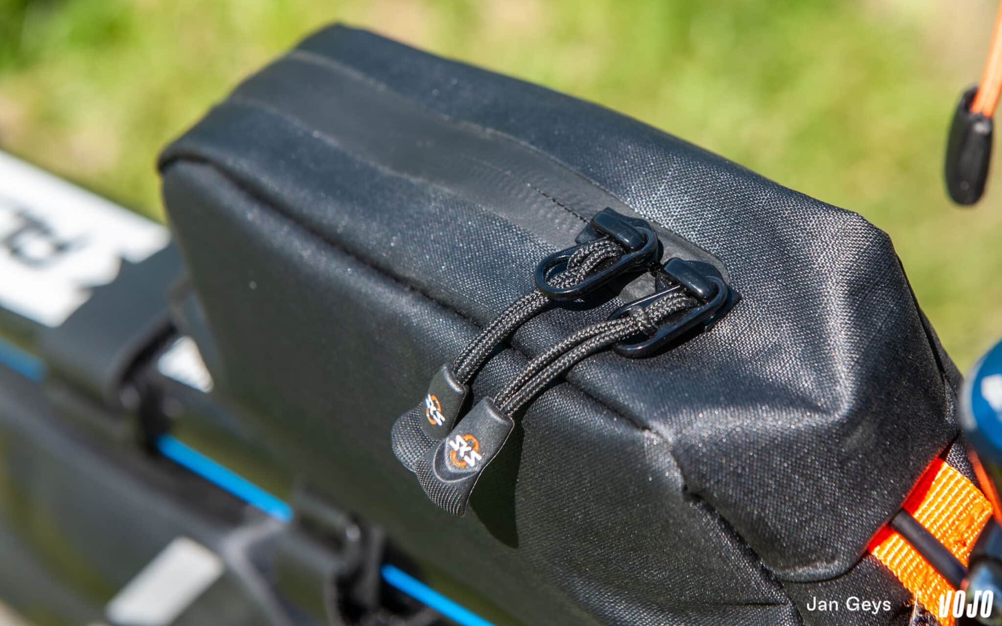 https://www.vojomag.nl/app/uploads/2025/05/test sks germany urban stem bag toptube bag trail saddle bag copyright jan geys vojomag 222 2048x1280.jpg