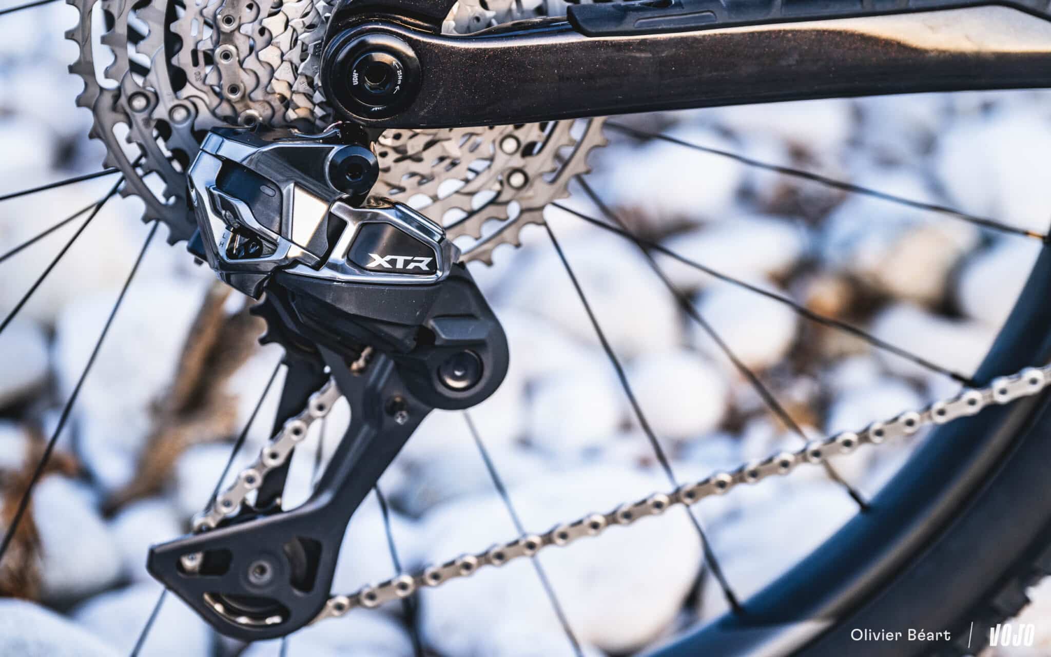 https://www.vojomag.nl/app/uploads/2025/06/Shimano XTR 9200 Di2 derailleur shifter batterie test essai avis - Copyright Olivier Beart Vojo Magazine 39 2048x1280.jpg