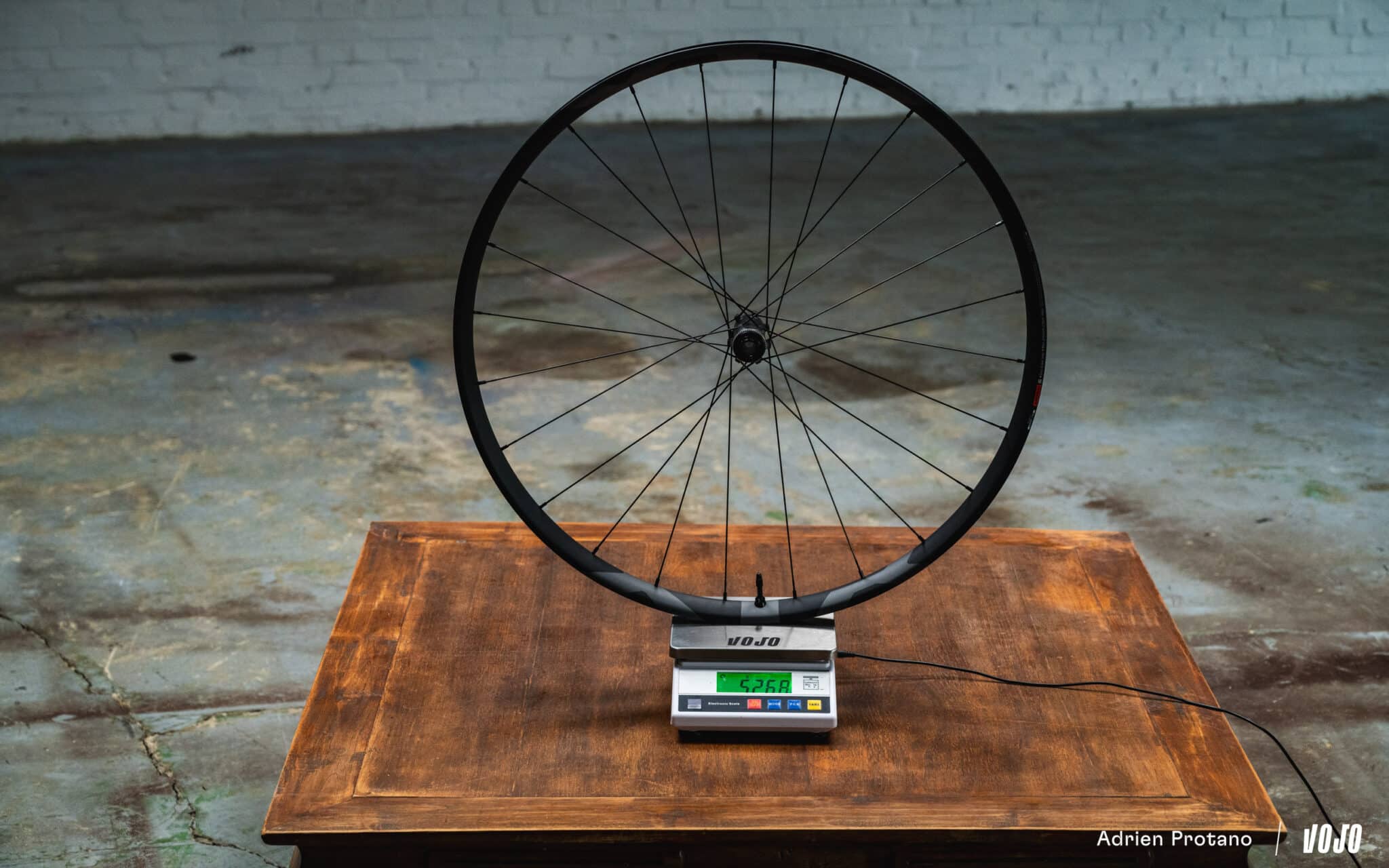 https://www.vojomag.nl/app/uploads/2025/06/Shimano XTR DI2 2025 VTT XC Avis Test comparaison Vojo A.Protano 38 2048x1280.jpg
