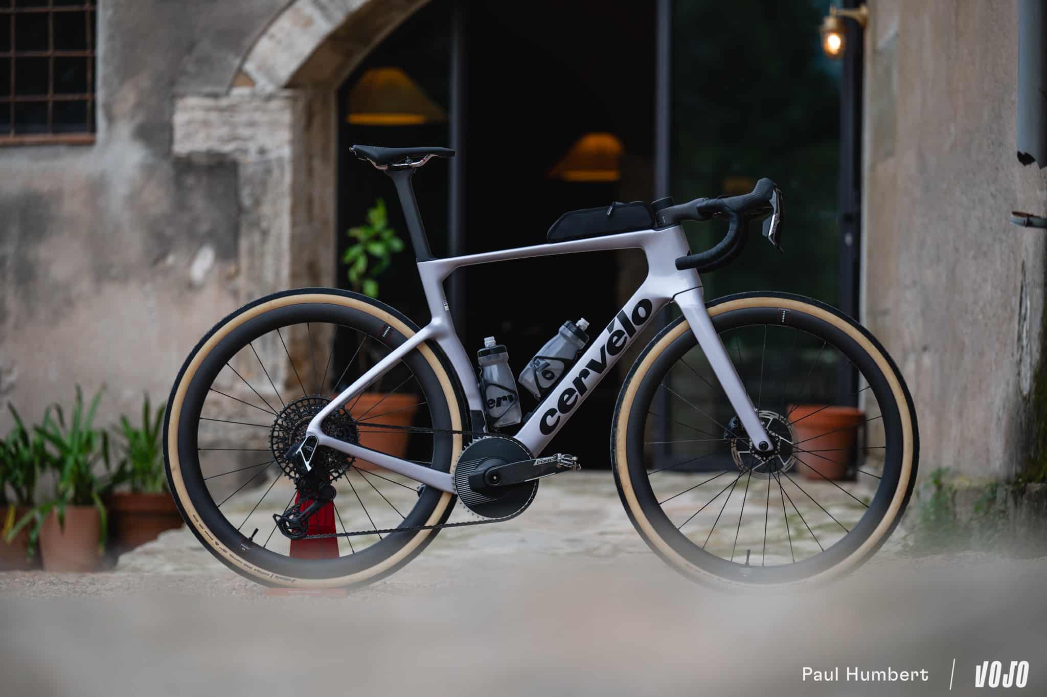 Test nieuw | Cervélo Áspero-5: een aero-gravelbike om door de lucht te klieven