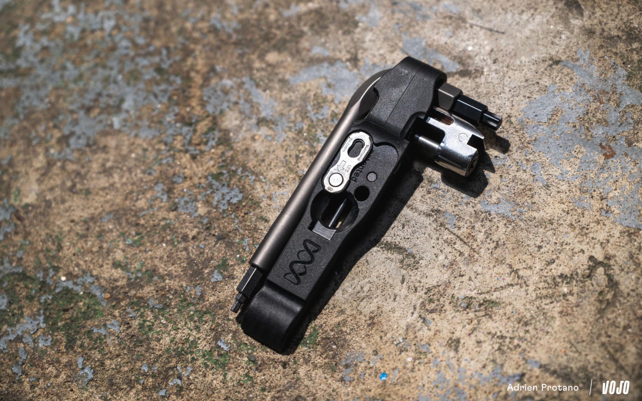 https://www.vojomag.nl/app/uploads/2025/07/Day Saver Multi outils VTT 2025 test avis vojo VTTAE nouveaute A.Protano 1 5 2048x1280.jpg