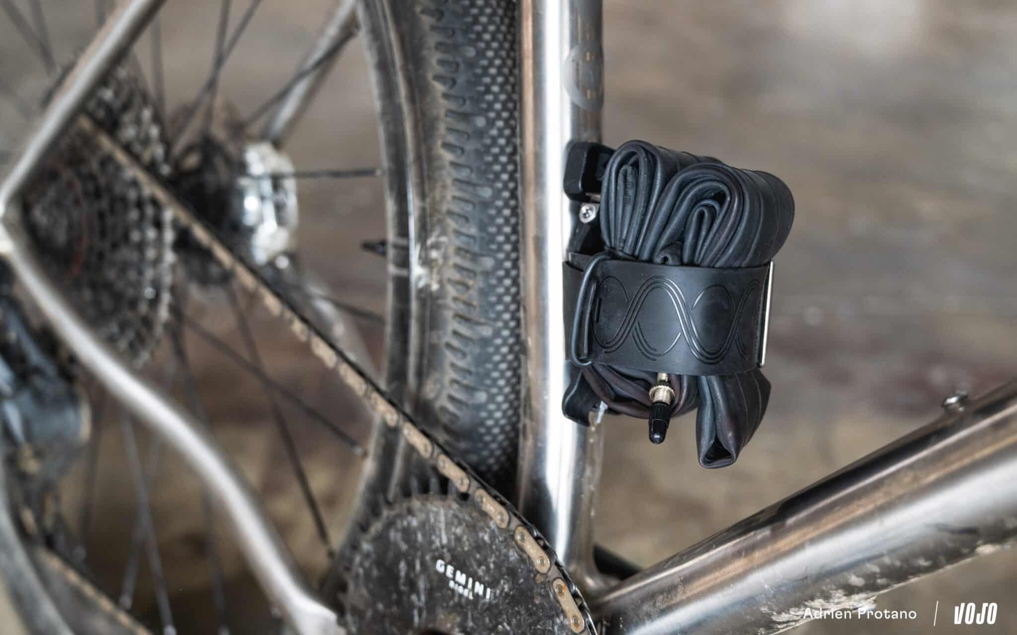 https://www.vojomag.nl/app/uploads/2025/07/Day Saver Multi outils VTT 2025 test avis vojo VTTAE nouveaute A.Protano 1 9 2048x1280.jpg