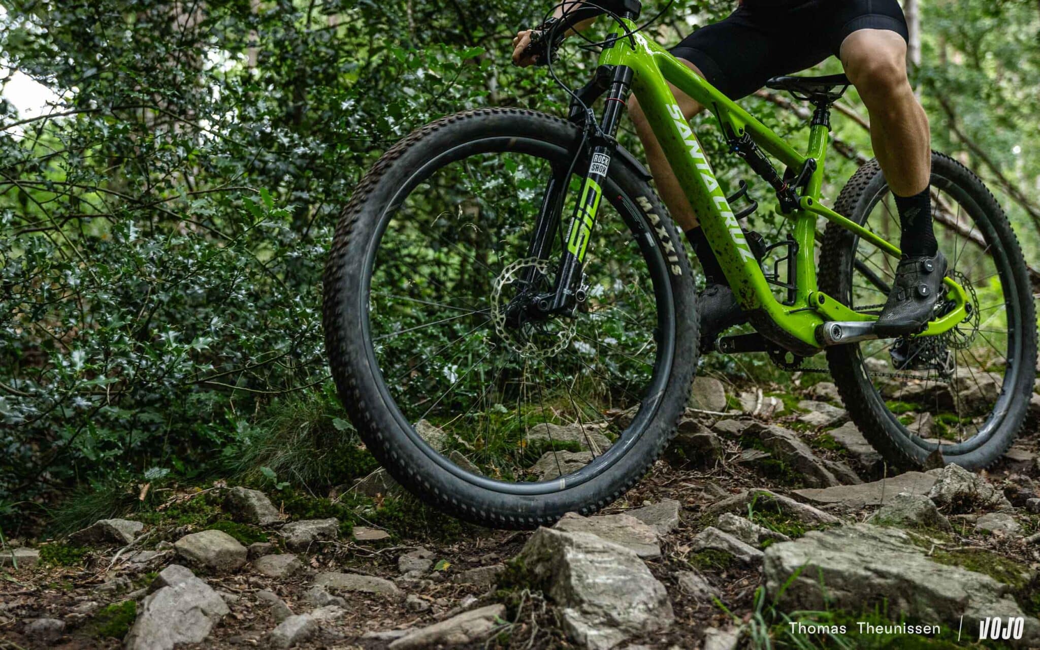 https://www.vojomag.nl/app/uploads/2025/07/FSA SC i30 roues vtt carbone test essai avis - Copyright Olivier Beart Vojo Magazine 1 2048x1280.jpg