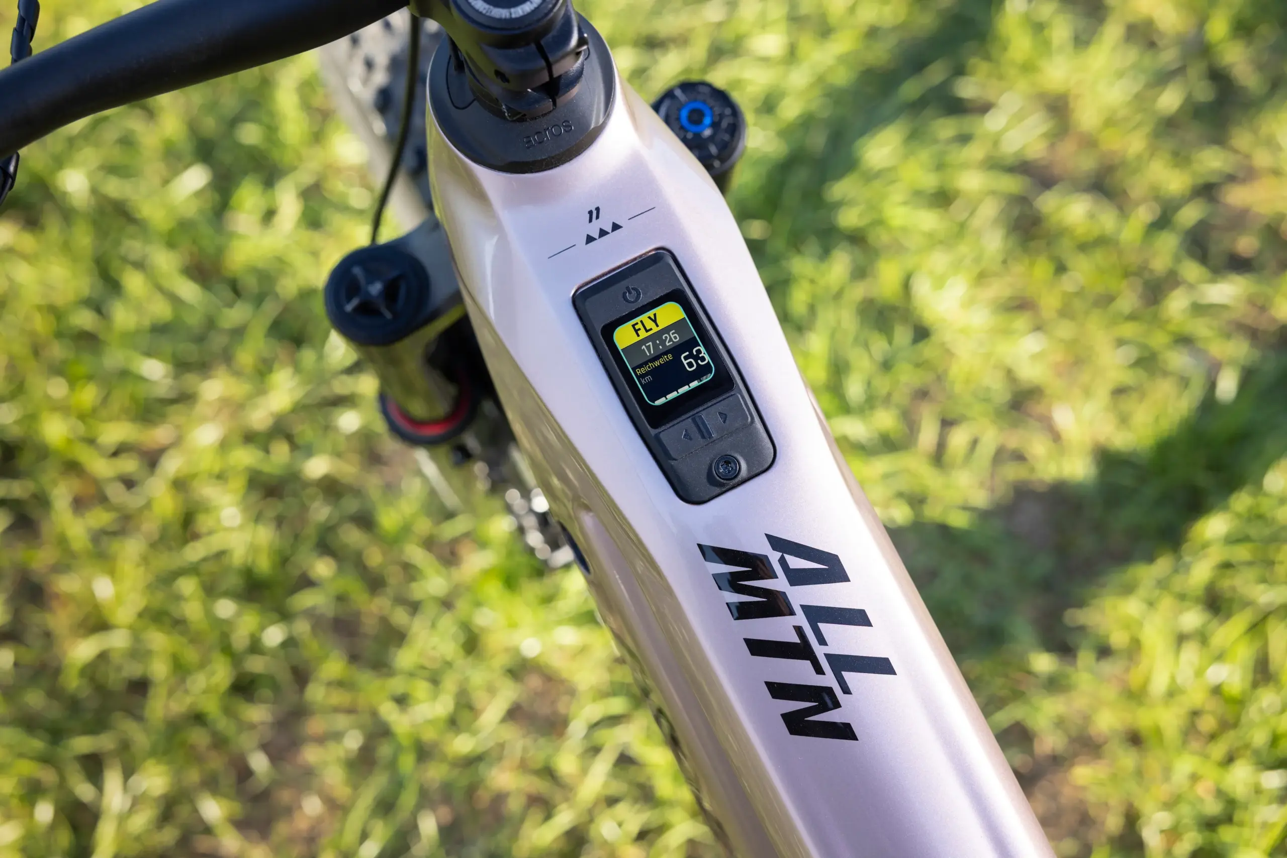 https://www.vojomag.nl/app/uploads/2025/07/HAIBIKE AllMtn TRNIQ Detail Display.jpg scaled.webp