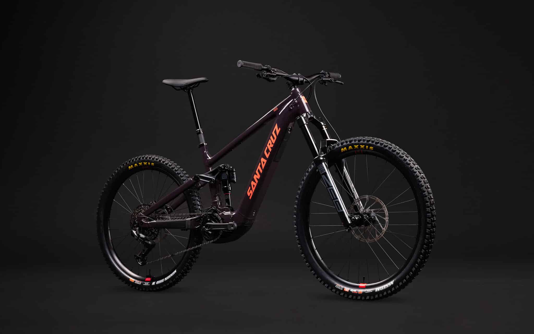 https://www.vojomag.nl/app/uploads/2025/07/MY26 ValaAL angled storm 2048x1280.jpg