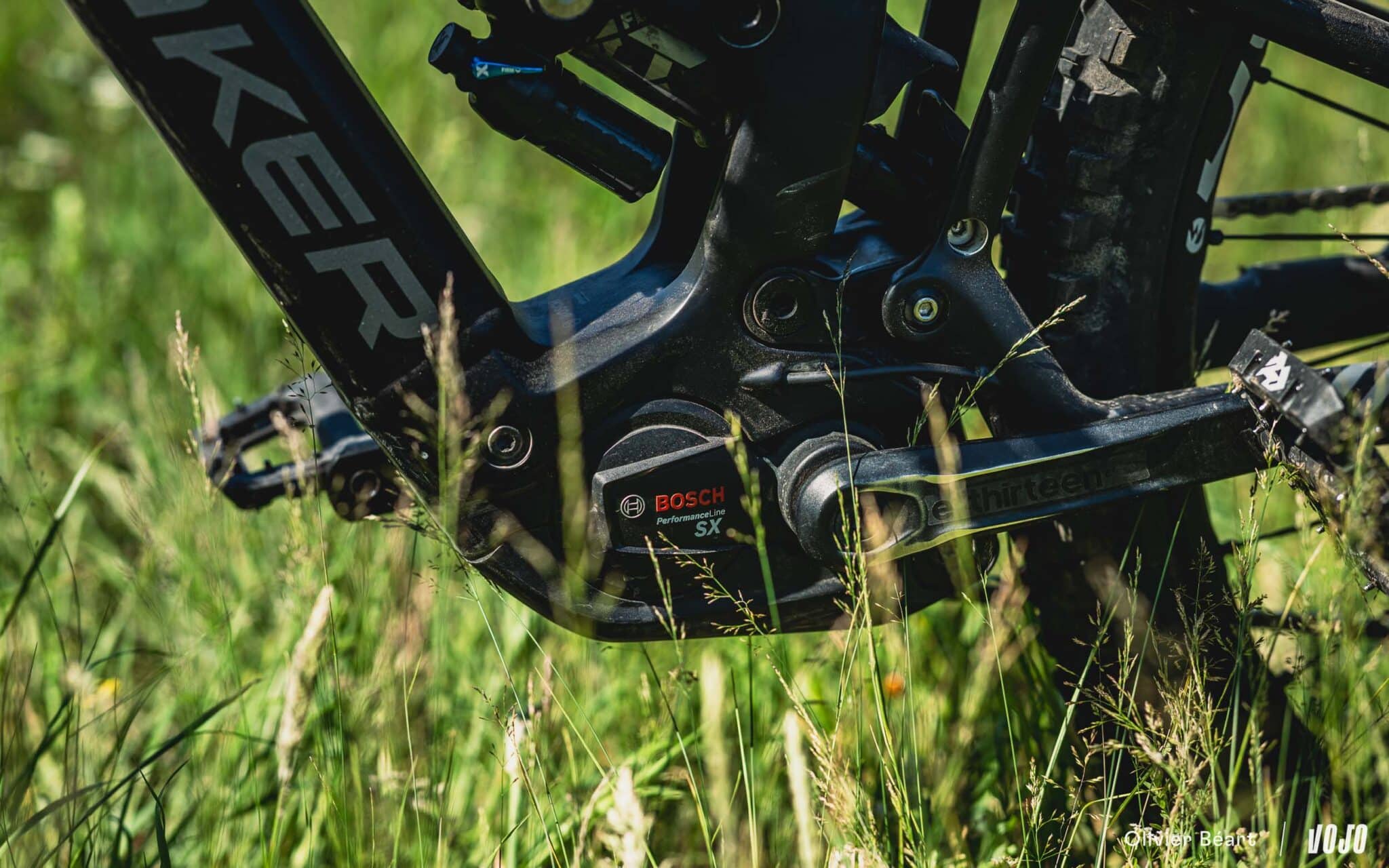 https://www.vojomag.nl/app/uploads/2025/07/Mondraker Sly Bosch SX test essai avis - Copyright Olivier Beart Vojo Magazine 40 2048x1280.jpg