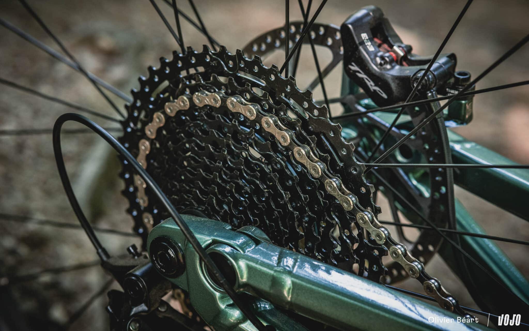 https://www.vojomag.nl/app/uploads/2025/07/Rockrider Feel 700S test essai avis prix equipement - Copyright Olivier Beart Vojo Magazine 20 2048x1280.jpg