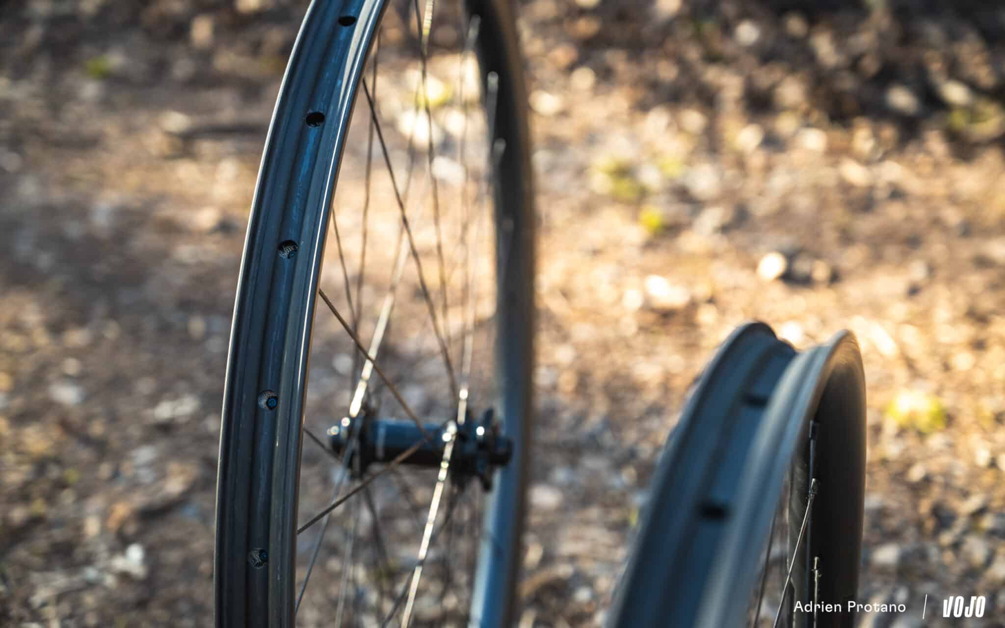 https://www.vojomag.nl/app/uploads/2025/07/Roues FSA CX 2025 test avis vojo VTTAE nouveaute A.Protano 5 2048x1280.jpg