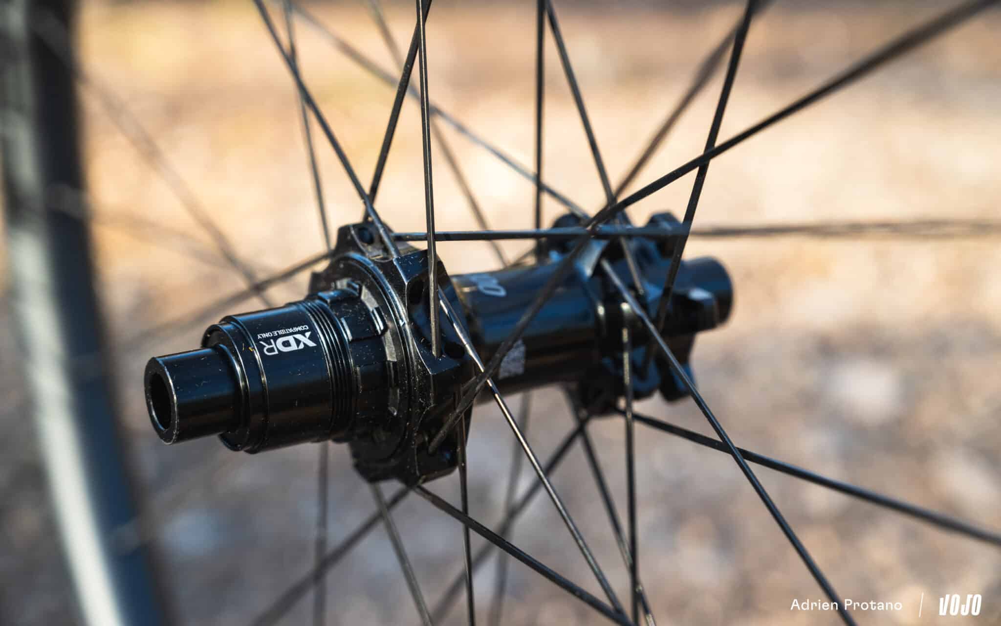 https://www.vojomag.nl/app/uploads/2025/07/Roues FSA CX 2025 test avis vojo VTTAE nouveaute A.Protano 25 2048x1280.jpg