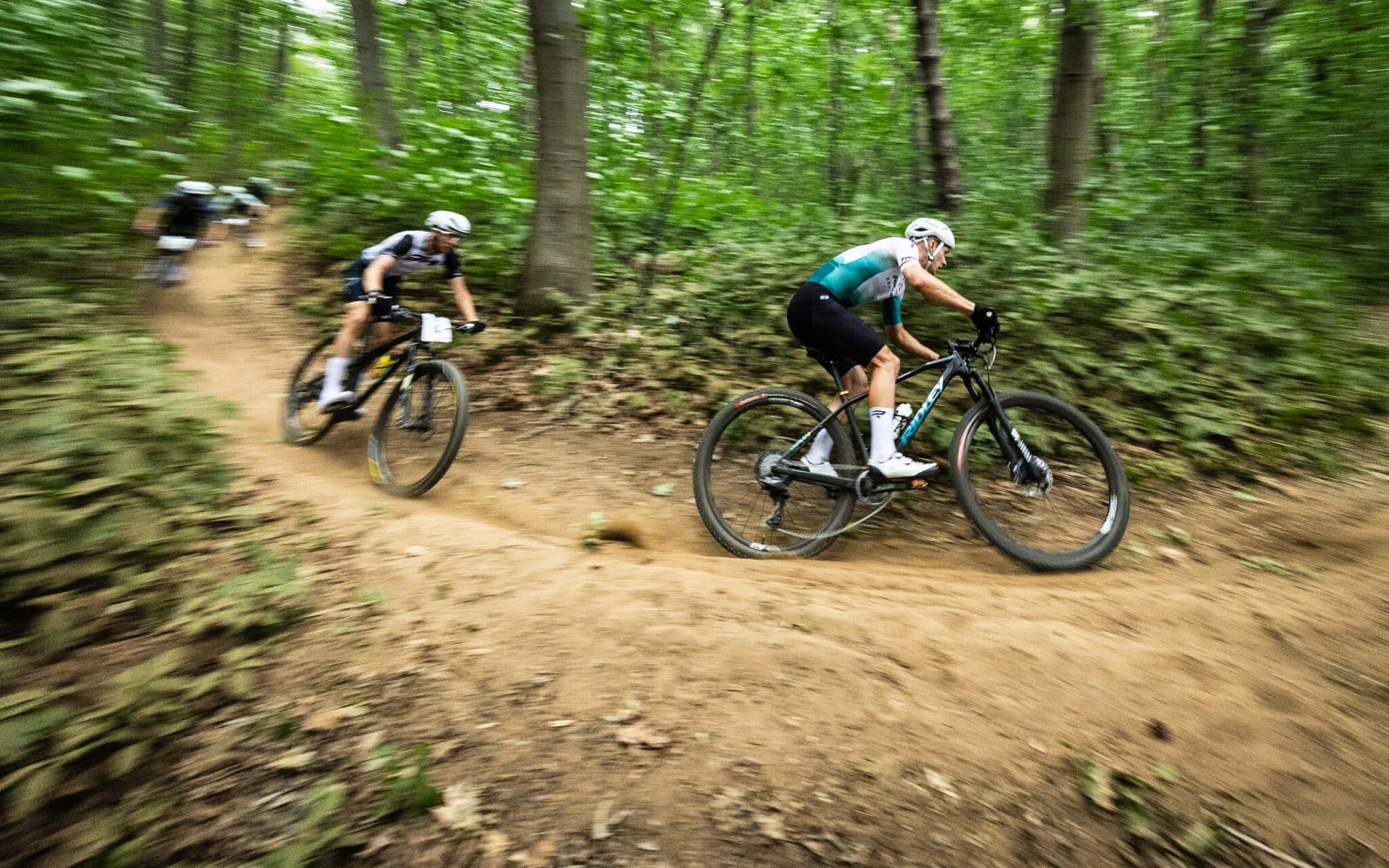 BK MTB 2025 XCC: een explosieve warming-up