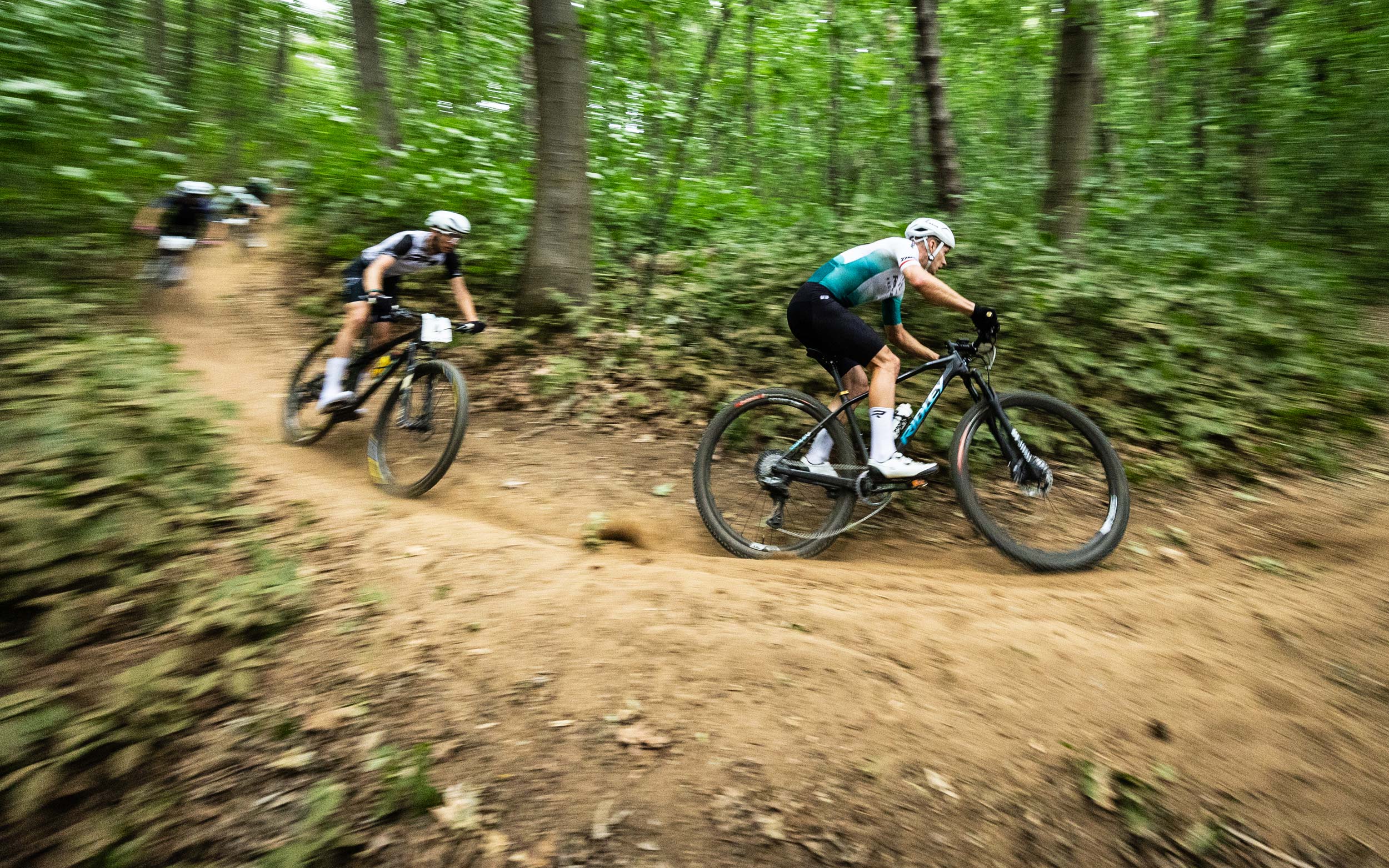 BK MTB 2025 XCC: een explosieve warming-up