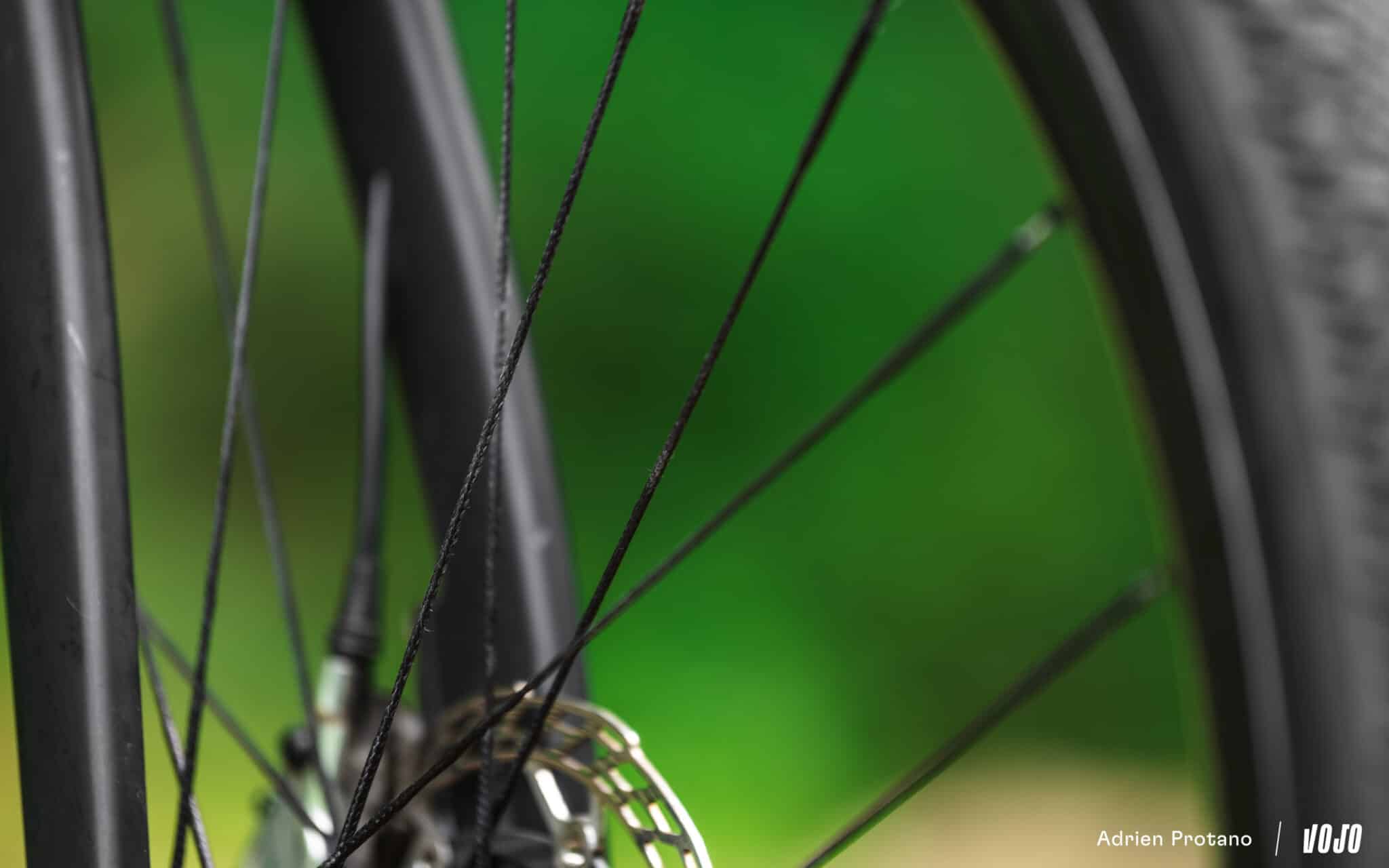 https://www.vojomag.nl/app/uploads/2025/08/Leon Larage Gravel 2025 bikecheck test avis vojo VTTAE nouveaute A.Protano 13 2048x1280.jpg