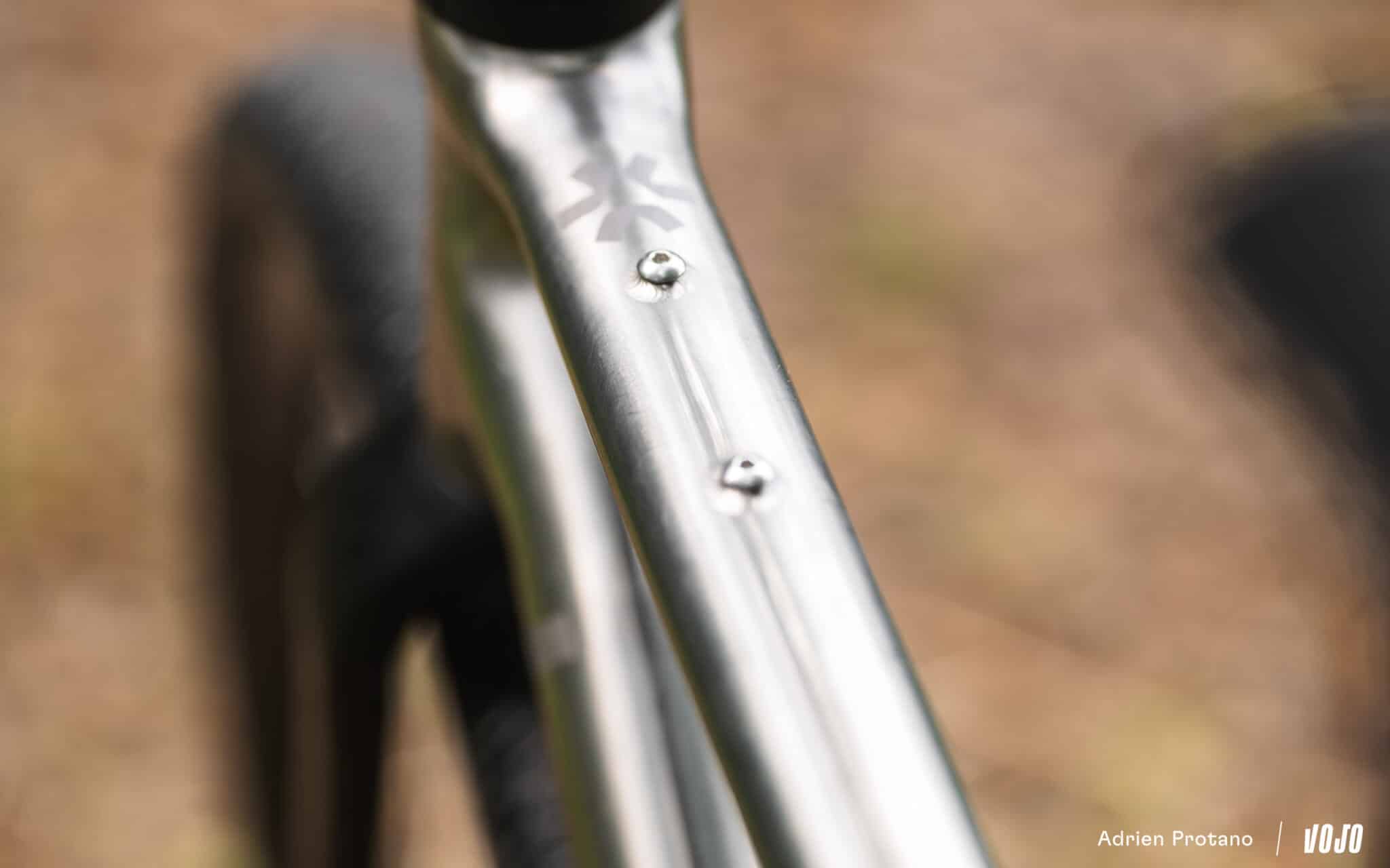 https://www.vojomag.nl/app/uploads/2025/08/Leon Larage Gravel 2025 bikecheck test avis vojo VTTAE nouveaute A.Protano 32 2048x1280.jpg