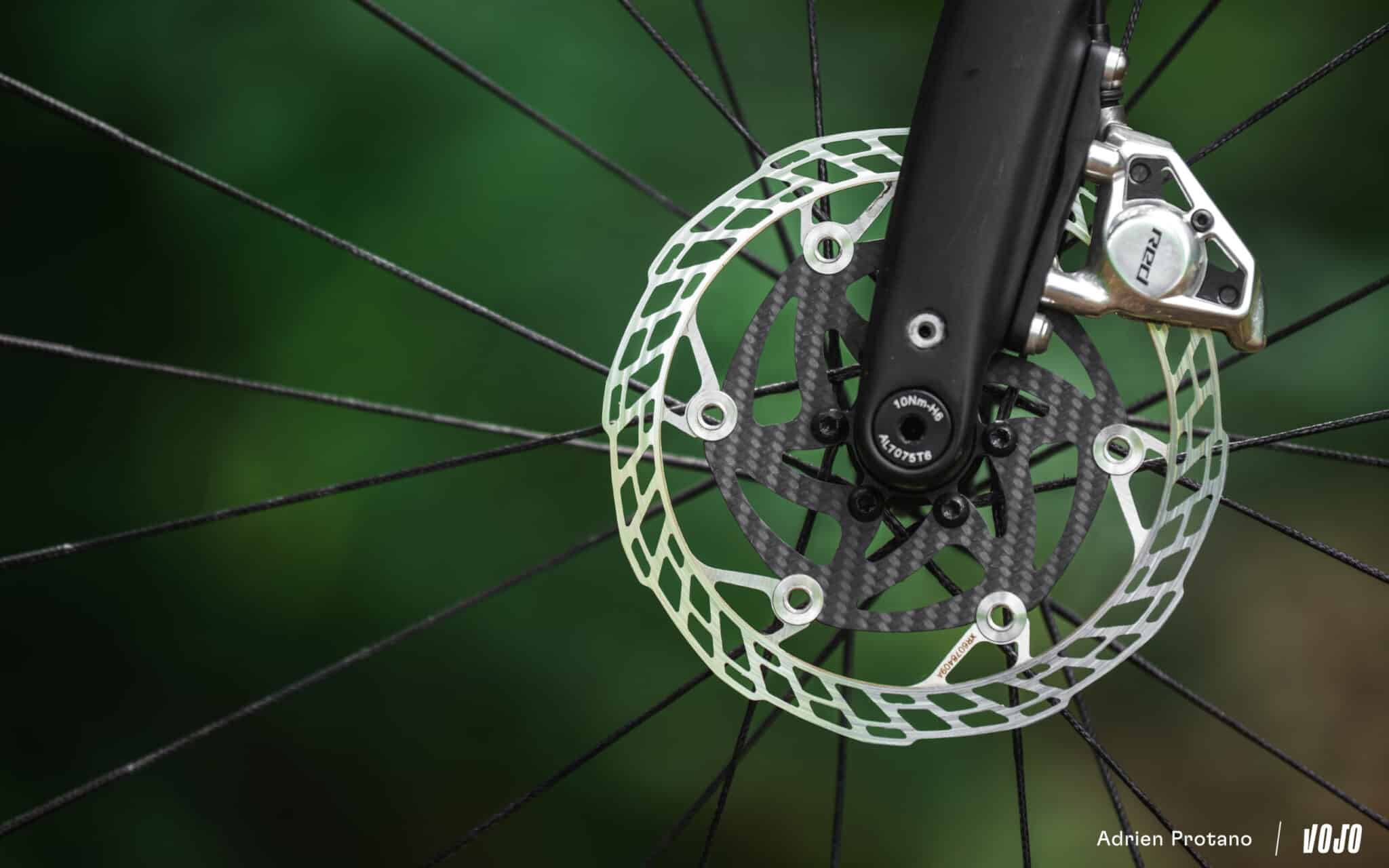 https://www.vojomag.nl/app/uploads/2025/08/Leon Larage Gravel 2025 bikecheck test avis vojo VTTAE nouveaute A.Protano 8 2048x1280.jpg