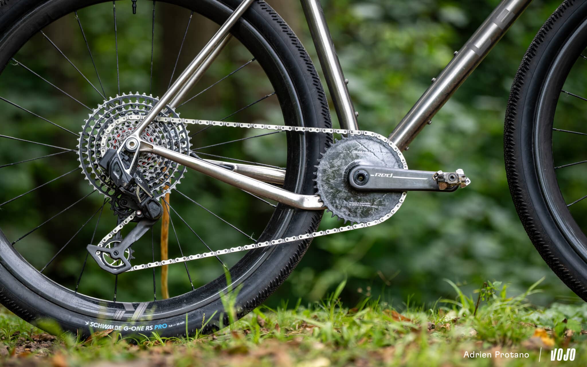 https://www.vojomag.nl/app/uploads/2025/08/Leon Larage Gravel 2025 bikecheck test avis vojo VTTAE nouveaute A.Protano 8 2048x1280.jpg