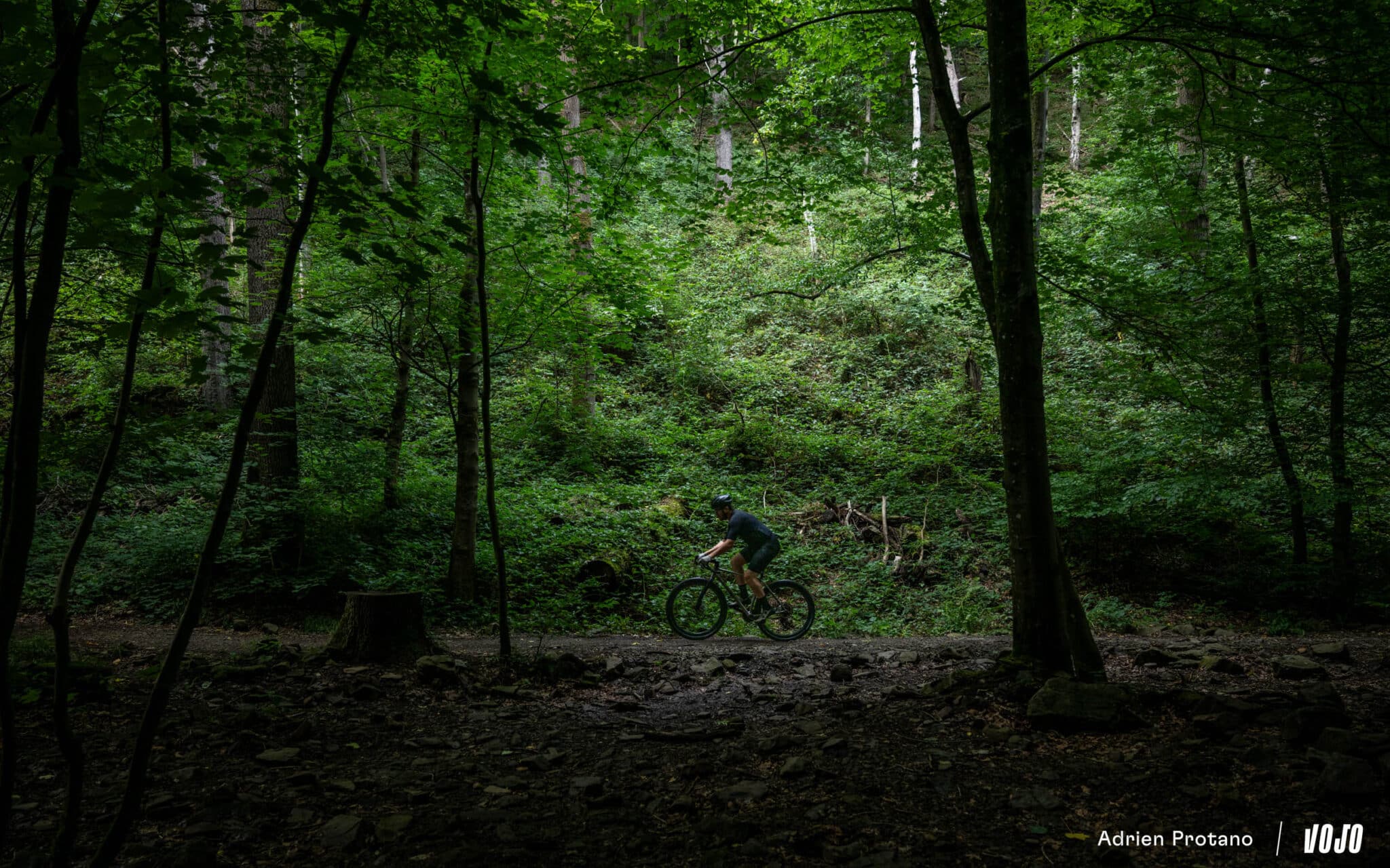 https://www.vojomag.nl/app/uploads/2025/08/Leon Larage Gravel 2025 test avis vojo VTTAE nouveaute A.Protano 22 2048x1280.jpg