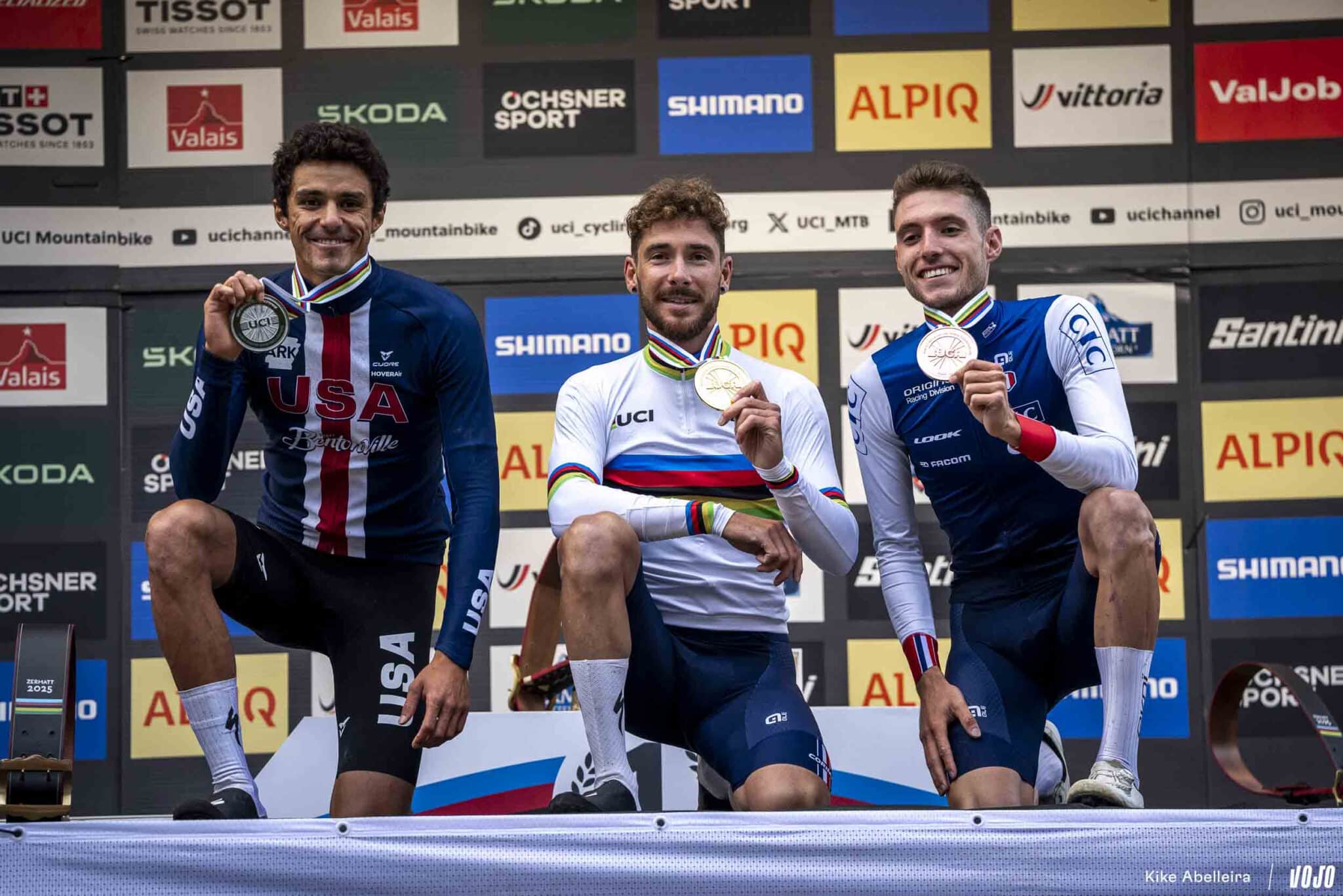 WK MTB Wallis 2025 | XCC mannen: Victor Koretzky verlengt wereldtitel na spannende sprint