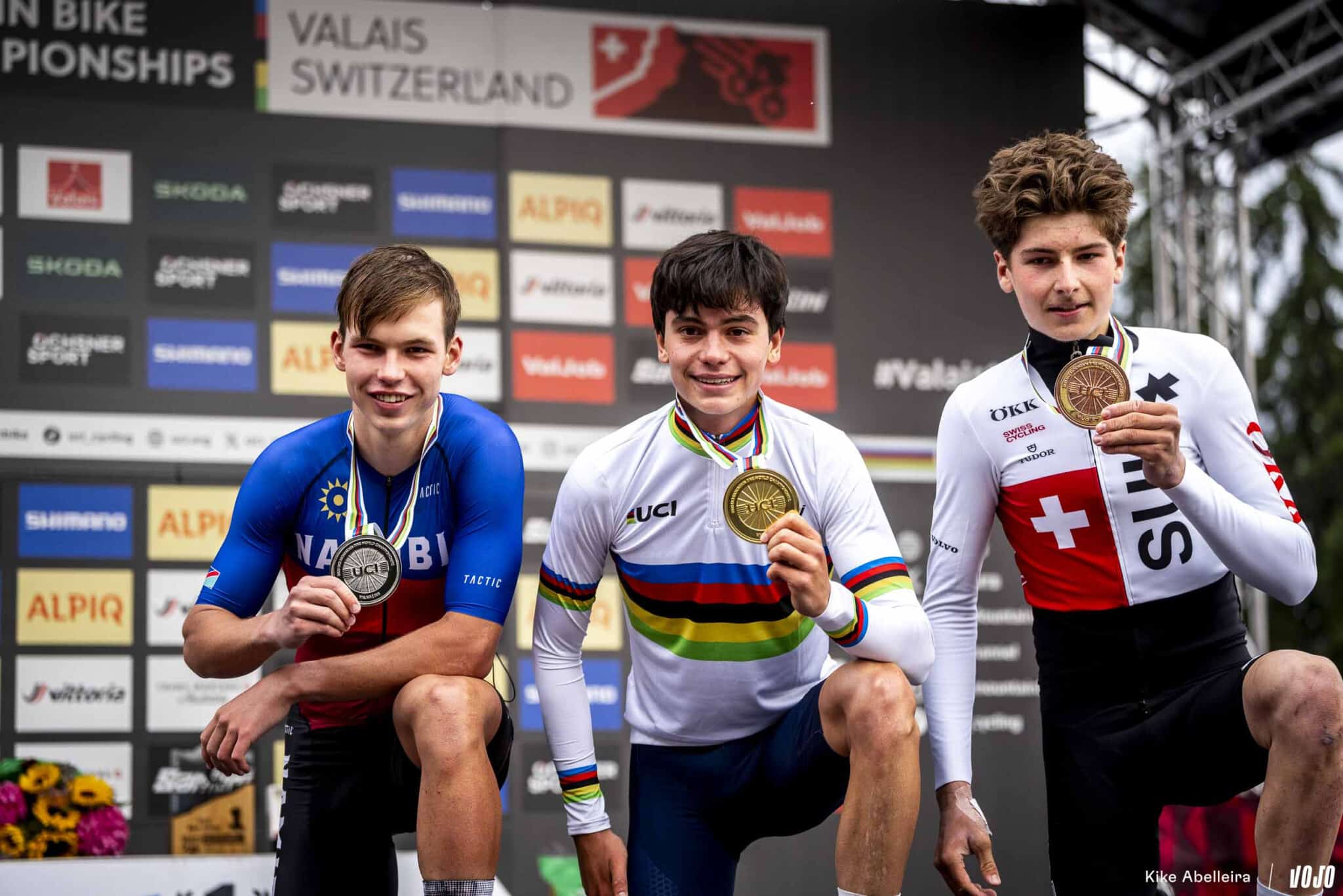 WK MTB Wallis 2025 | XCO Junioren: eerste wereldtitels voor Šerkezi en Teste
