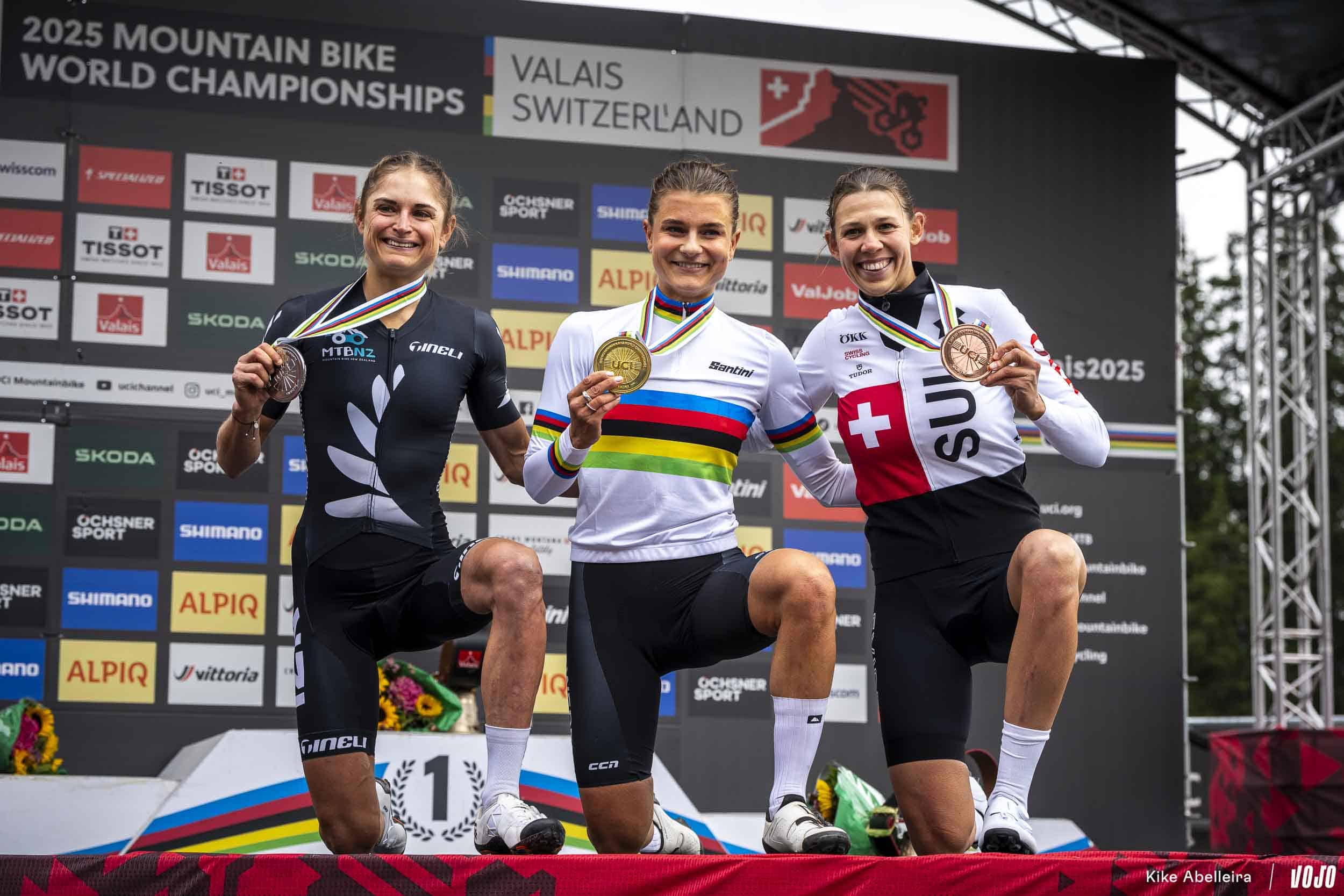 WK MTB Wallis 2025 | XCO Vrouwen: goud voor Rissveds, geen medaille voor Pieterse
