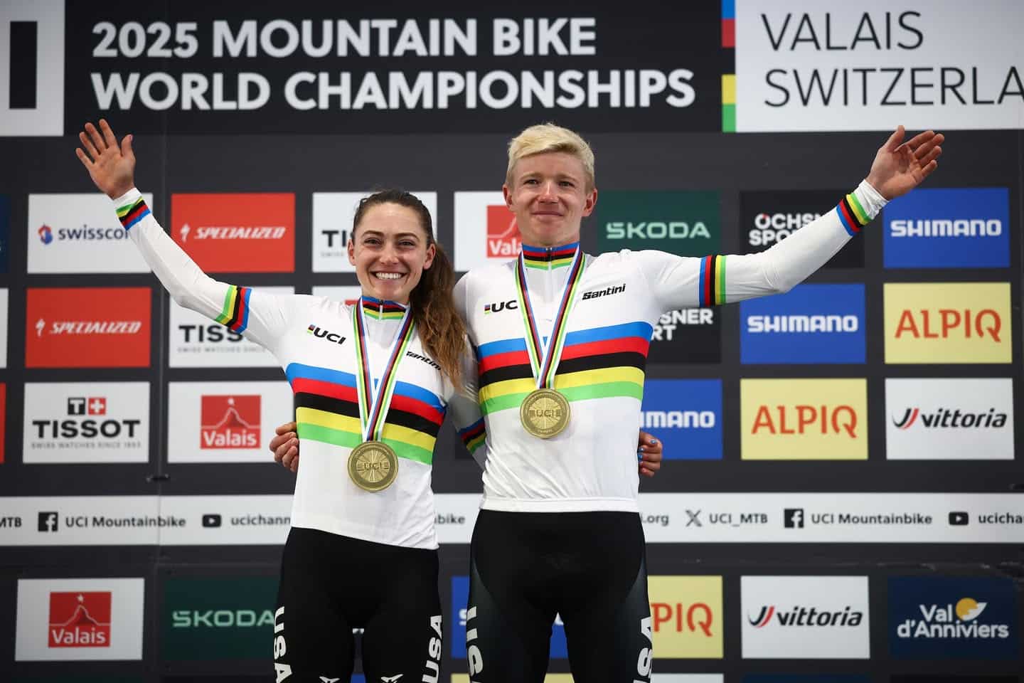 WK MTB Wallis 2025 | Marathon: Kate Courtney en Keegan Swenson zorgen voor Amerikaanse dubbel