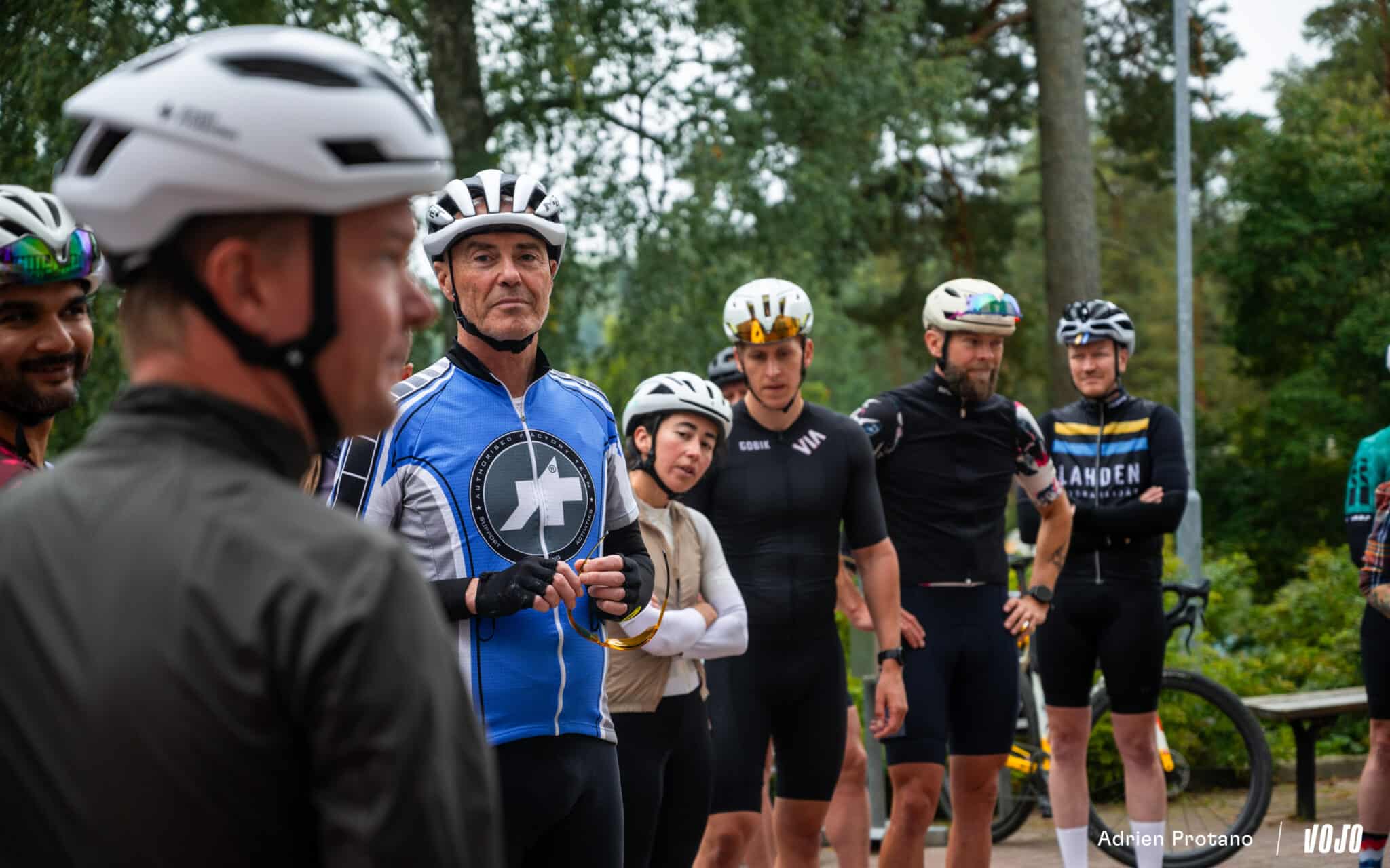 https://www.vojomag.nl/app/uploads/2025/09/Nordic Gravel Series Lathi Falling Leaves Gravel test avis comparaison Vojo nouveaute La Cluzaz A.Protano 1 10 2048x1280.jpg