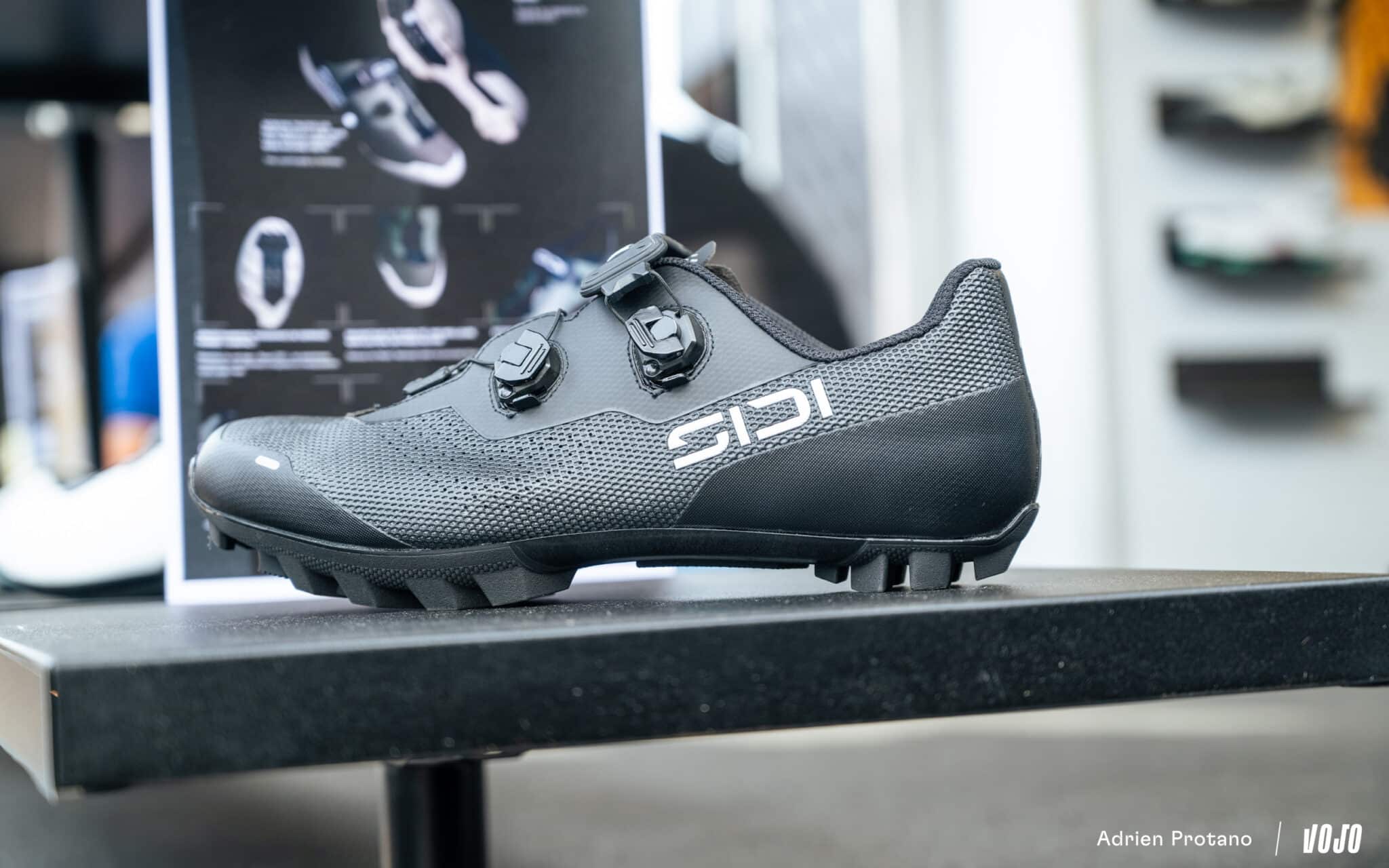 https://www.vojomag.nl/app/uploads/2025/10/Roc dAzur 2025 gravel VTT salon test avis comparaison Vojo A.Protano 1 132 2048x1280.jpg