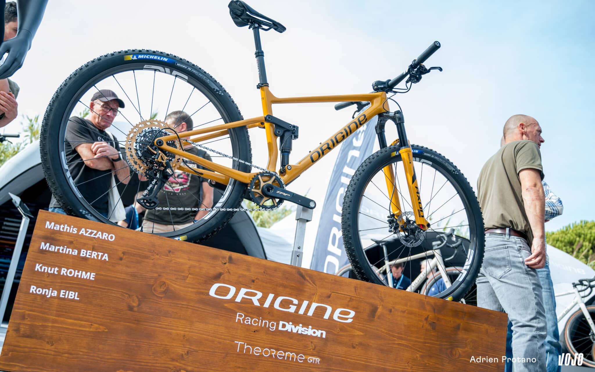 https://www.vojomag.nl/app/uploads/2025/10/Roc dAzur 2025 gravel VTT salon test avis comparaison Vojo A.Protano 1 23 2048x1280.jpg
