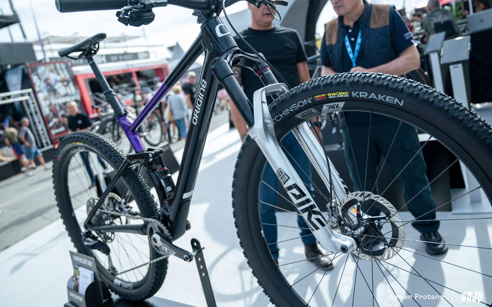 https://www.vojomag.nl/app/uploads/2025/10/Roc dAzur 2025 gravel VTT salon test avis comparaison Vojo A.Protano 1 23 2048x1280.jpg