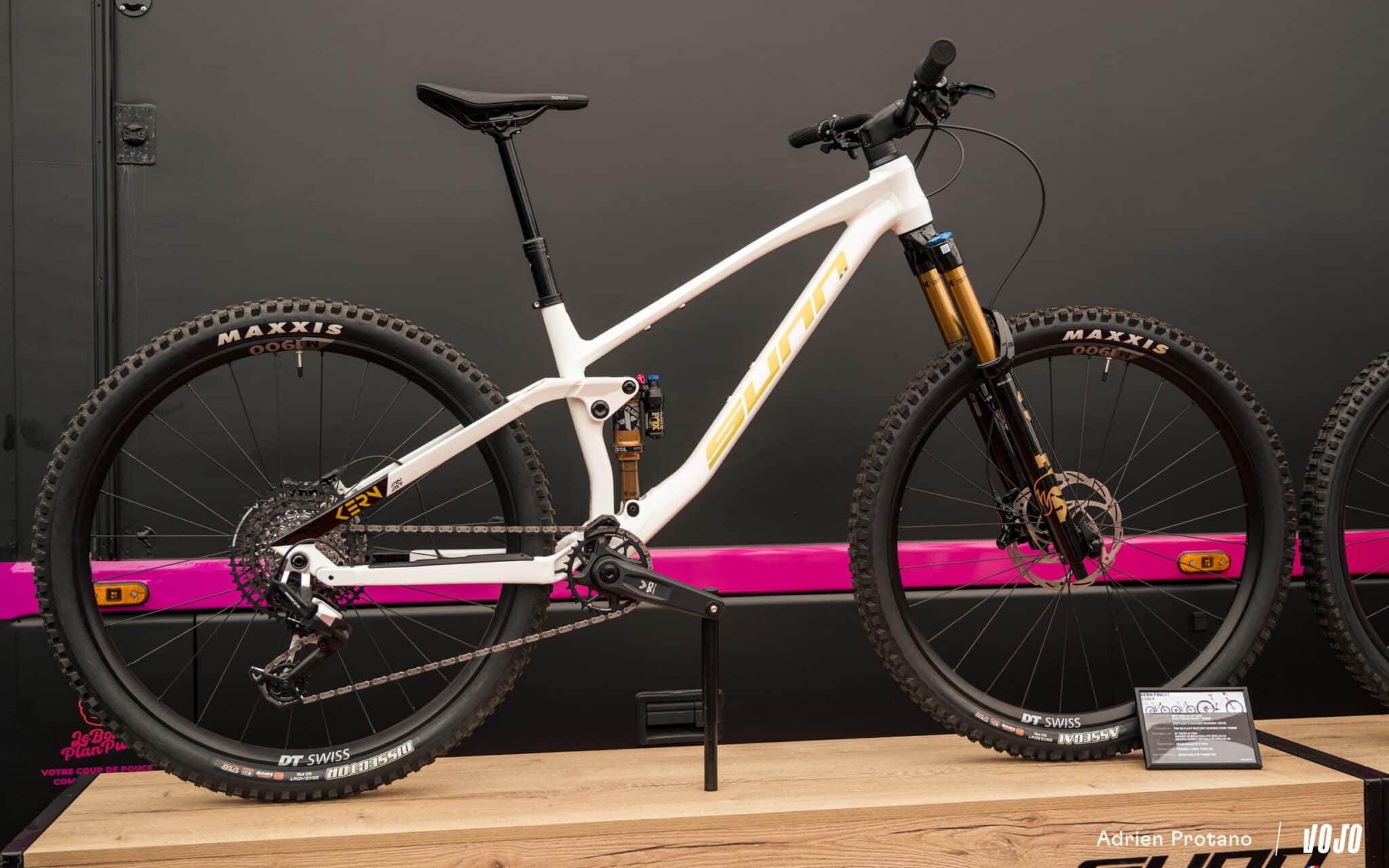 https://www.vojomag.nl/app/uploads/2025/10/Roc dAzur 2025 gravel VTT salon test avis comparaison Vojo A.Protano 1 39 2048x1280.jpg