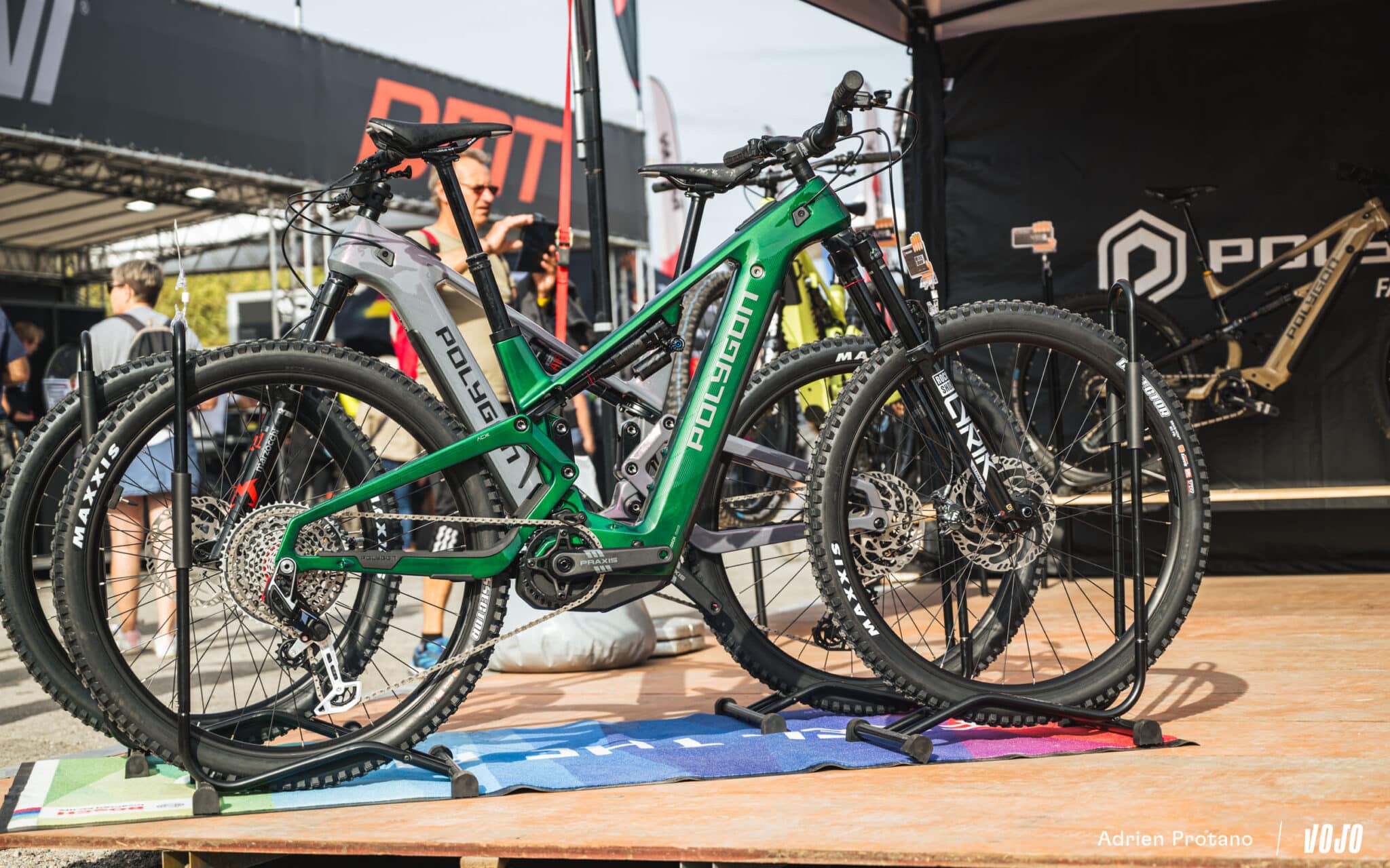 https://www.vojomag.nl/app/uploads/2025/10/Roc dAzur 2025 gravel VTT salon test avis comparaison Vojo A.Protano 1 5 2048x1280.jpg
