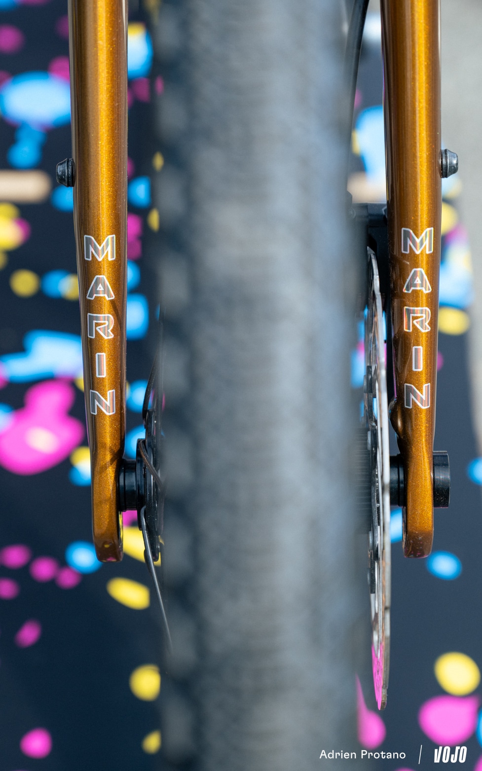 https://www.vojomag.nl/app/uploads/2025/10/Roc dAzur 2025 gravel VTT salon test avis comparaison Vojo A.Protano 1 87.jpg