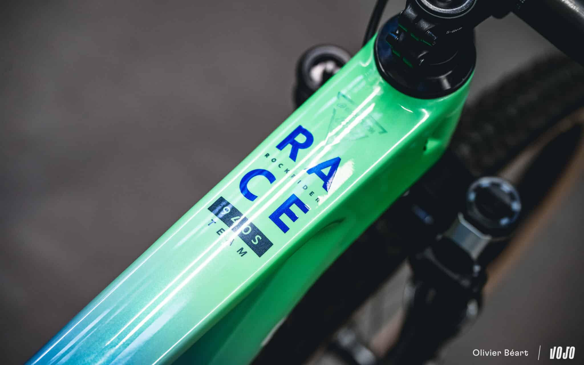 https://www.vojomag.nl/app/uploads/2025/10/Rockrider 940 S 2026 Comp pro team - Copyright Olivier Beart Vojo Magazine 20 2048x1280.jpg