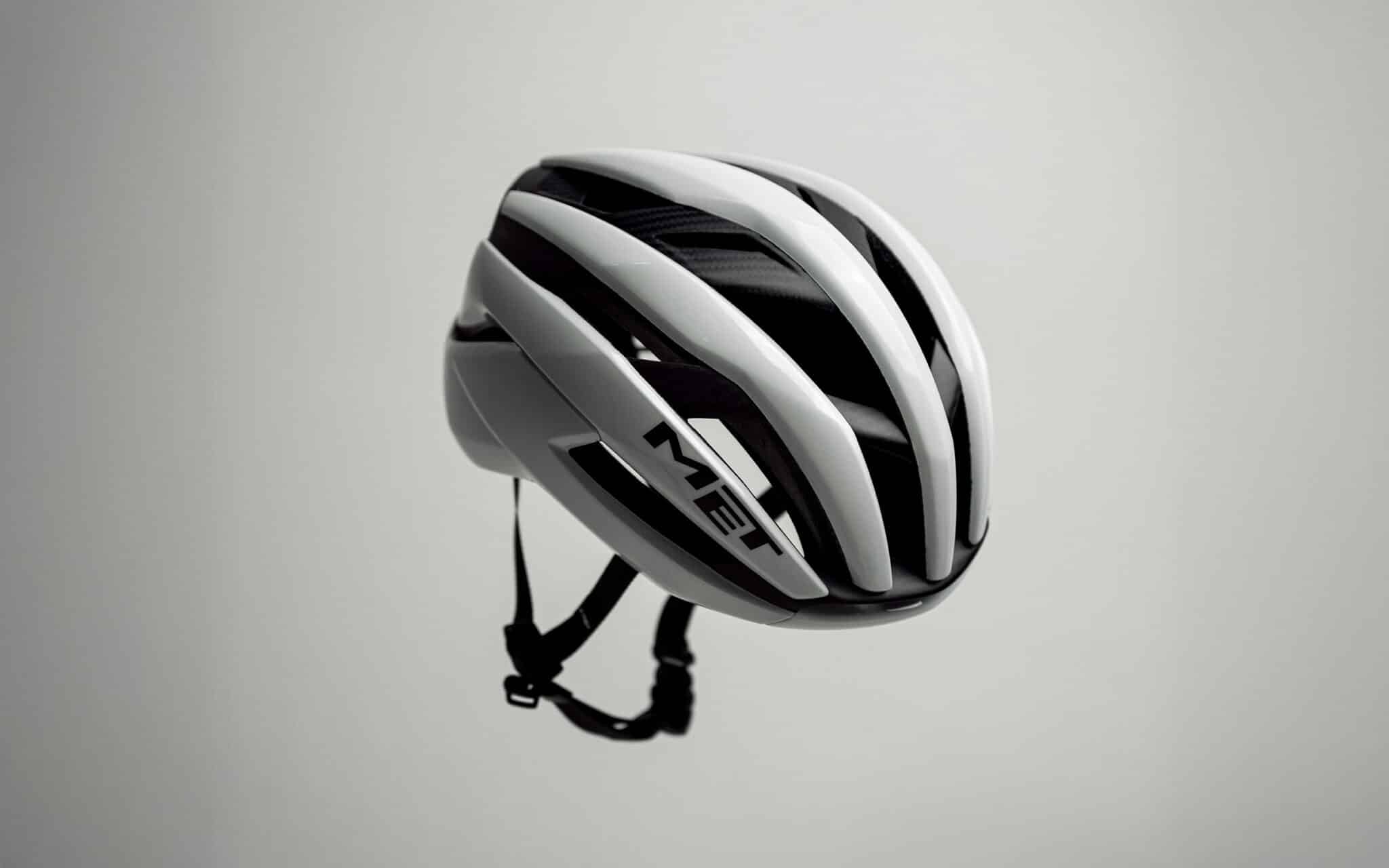 https://www.vojomag.nl/app/uploads/2025/10/met trenta 3k carbon mips road cycling helmet action product still life 6 2048x1280.jpg