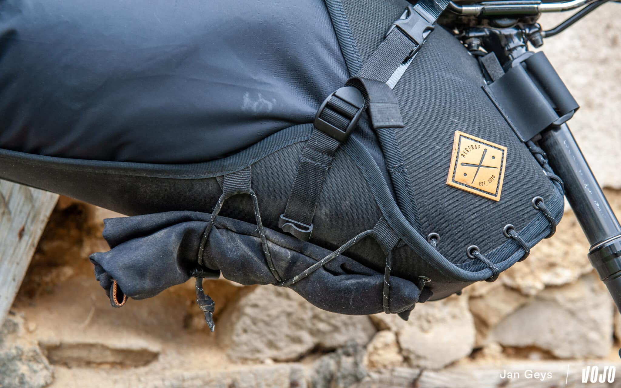 https://www.vojomag.nl/app/uploads/2025/10/test restrap bikepacking copyright jan geys vojomag 73 2048x1280.jpg