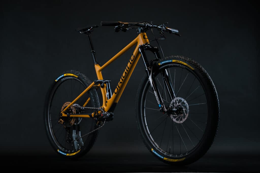 Nieuw | Nu ook een Team Replica van de Origine Théorème FS