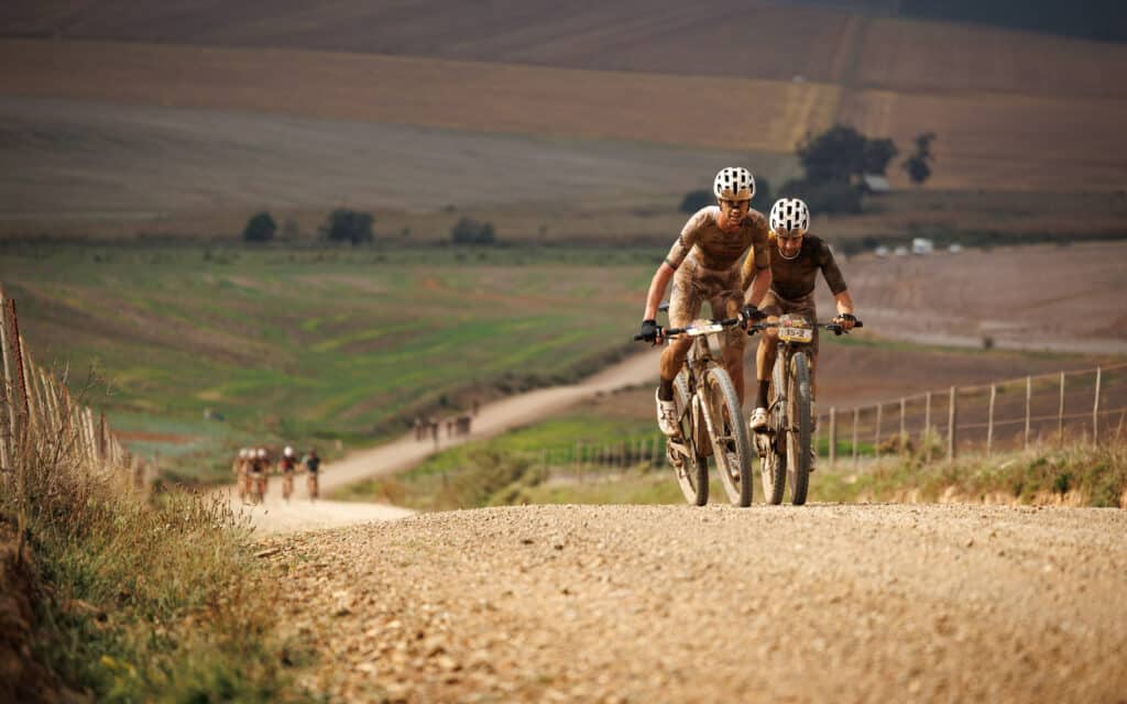 Absa Cape Epic #2: eerste ritwinst op 32 inch wielen is een feit