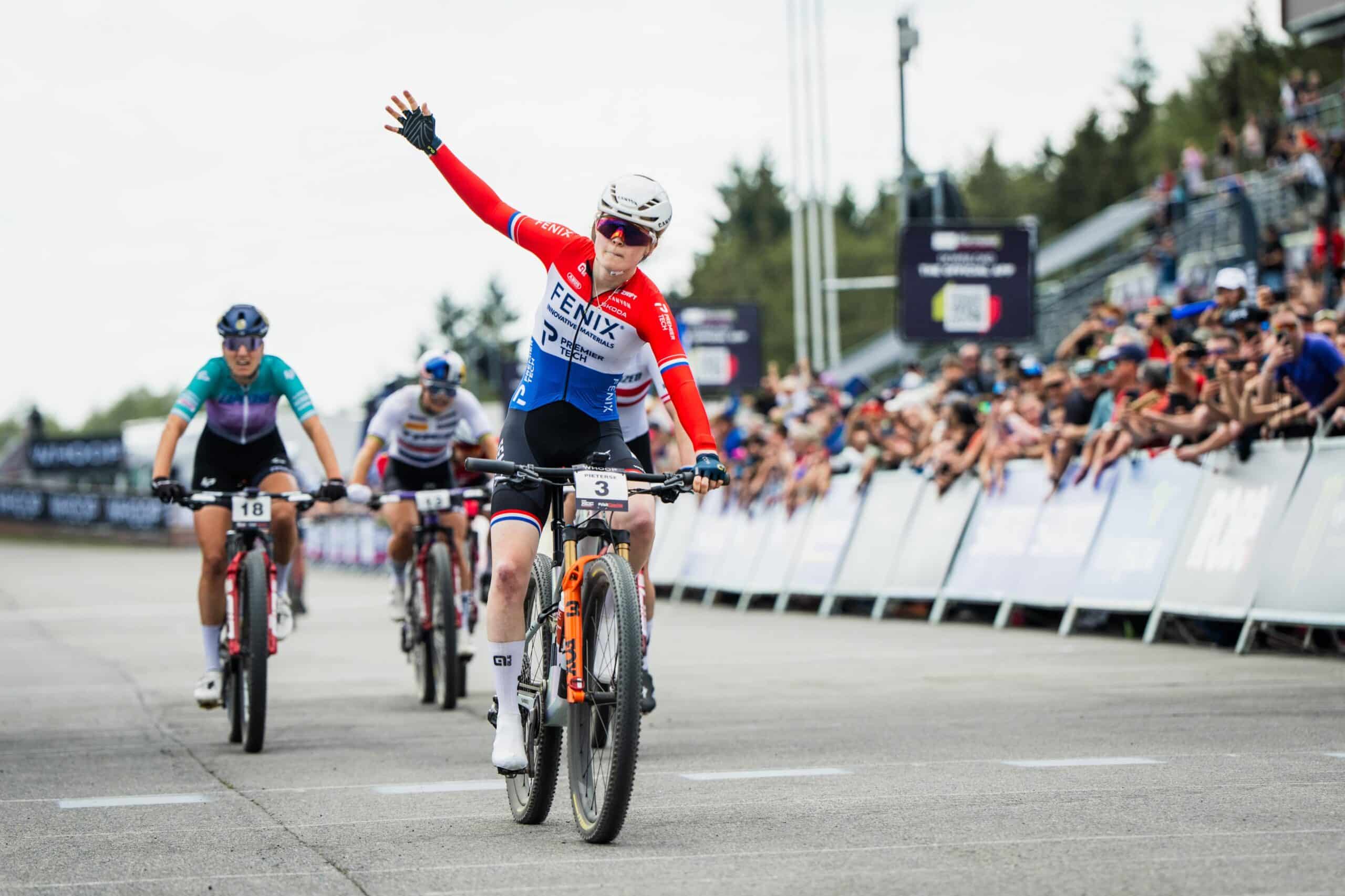 Uitslag World Cup MTB Nove Mesto 2026: Puck Pieterse haalt het in de shorttrack