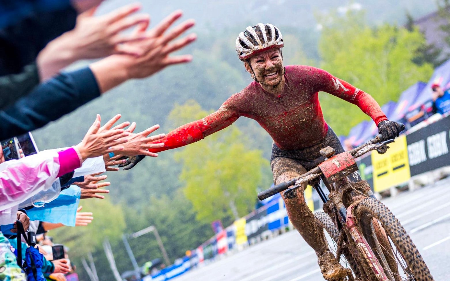 Uitslag World Cup MTB Mona YongPyong 2026 XCO: Sina Frei en Dario Lillo schitteren in Koreaans modderballet