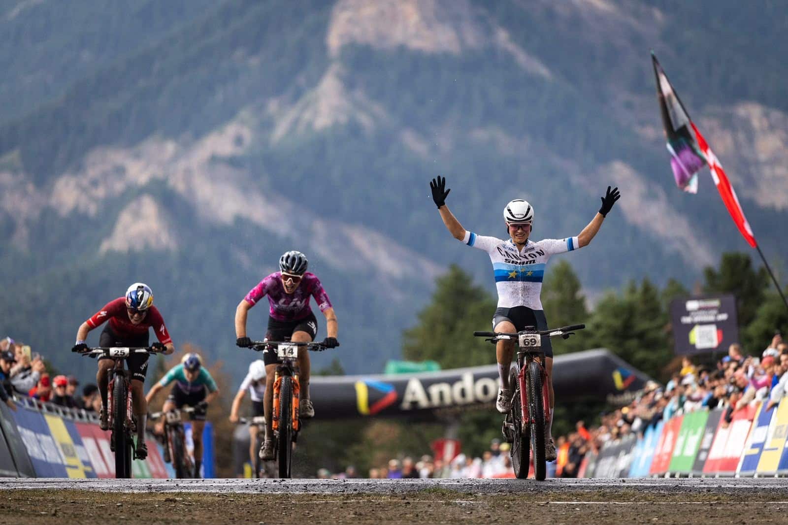 World Cup MTB Andorra 2026: primeur voor Bjorn Riley in de shorttrack, Rissveds opnieuw te sterk bij de vrouwen