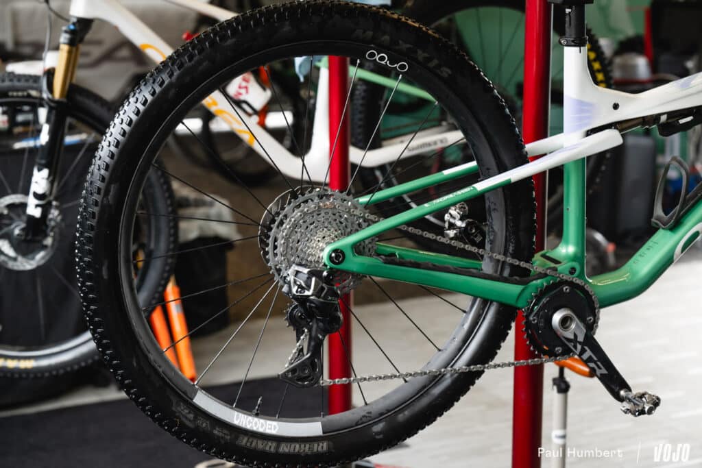 Spyshot | Nieuwe Oquo XC-wielen op de Orbea van Simon Andreassen